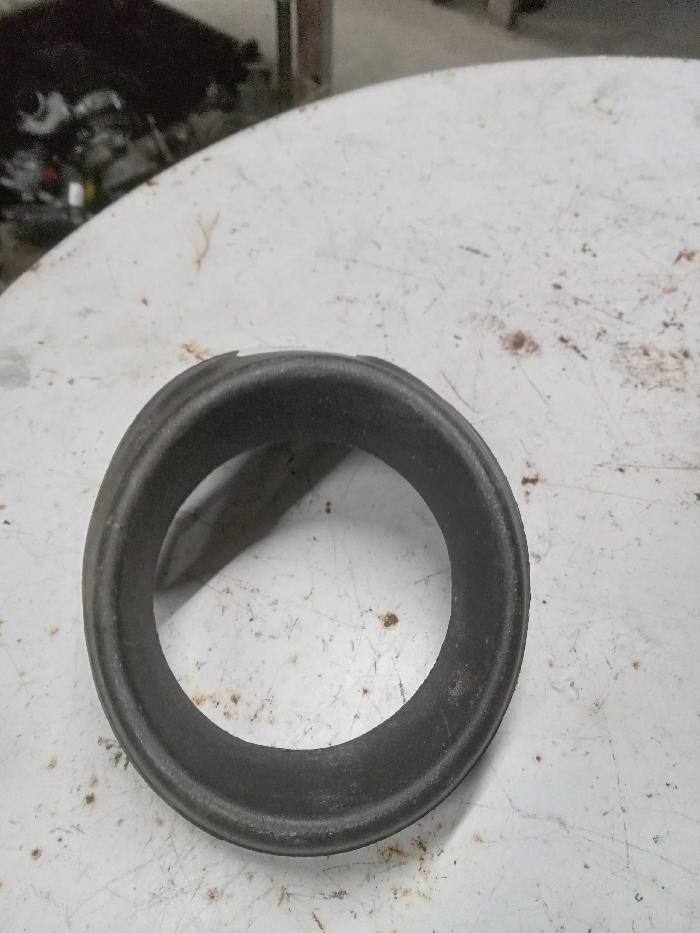 MOLDURA FAROL DE MILHA LADO ESQUERDO FORD KA 2015 1