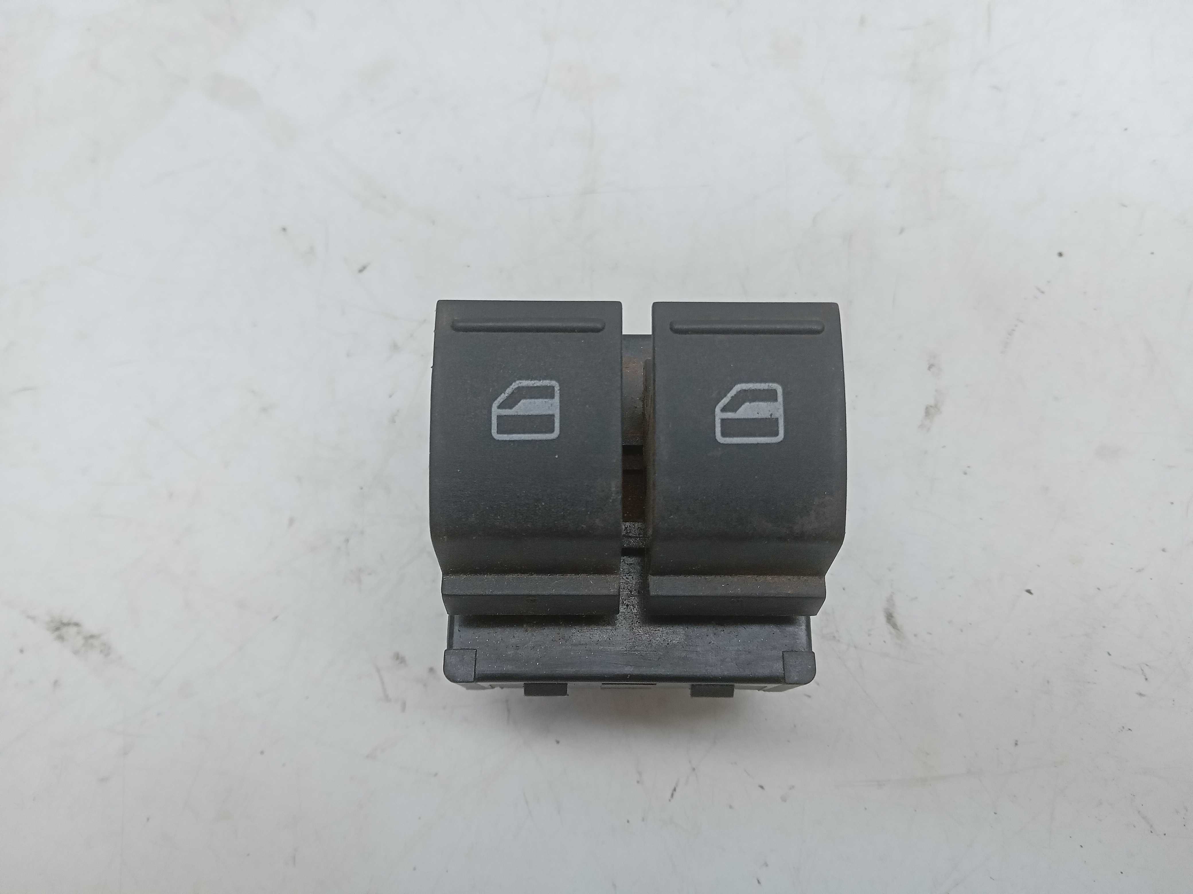 MOLDURA COMANDO BOTAO VIDRO DIANTEIRO LD VW UP 2014 2