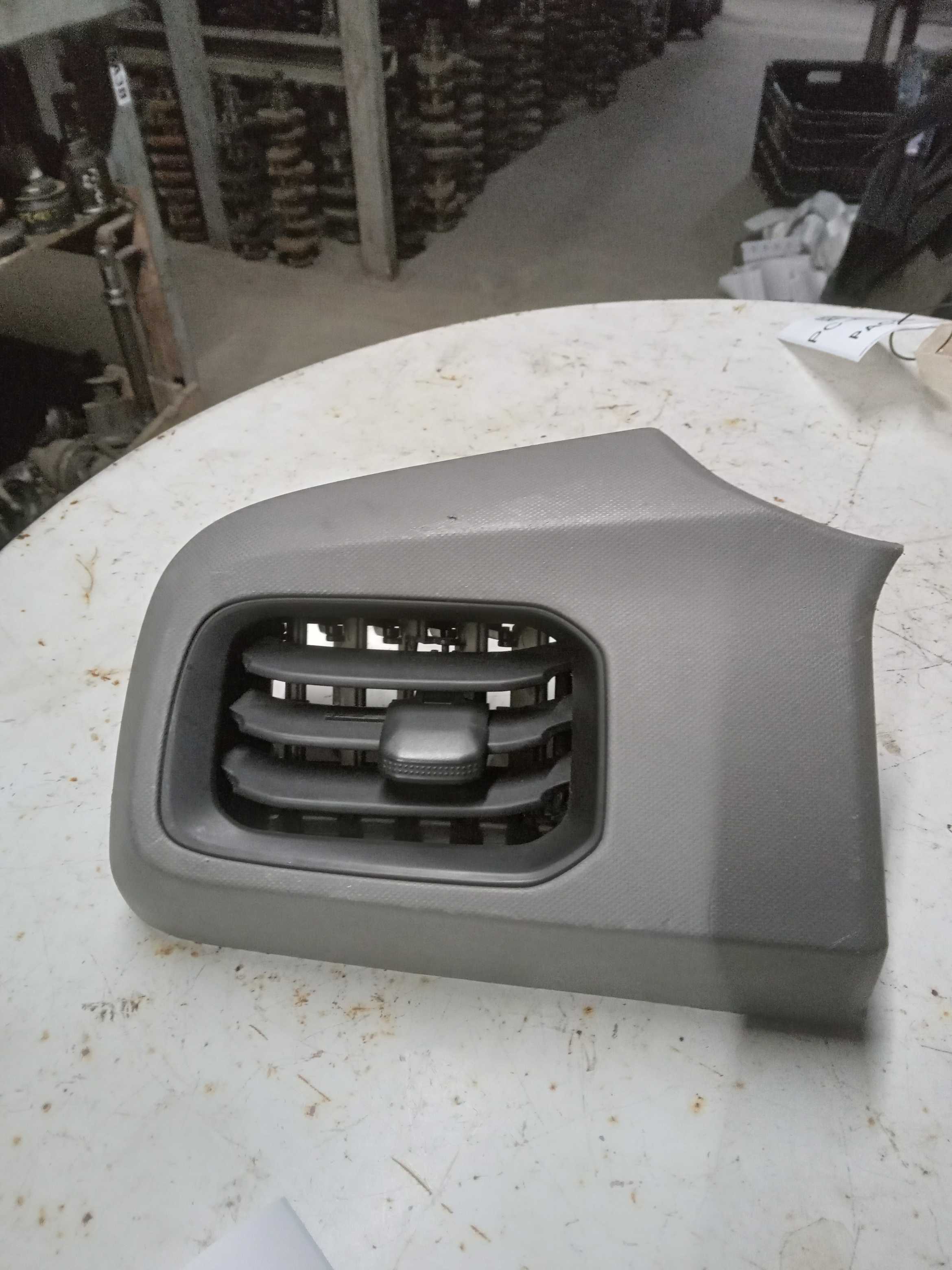 DIFUSOR AR LADO ESQUERDO GM ONIX 2015 A 2019 1