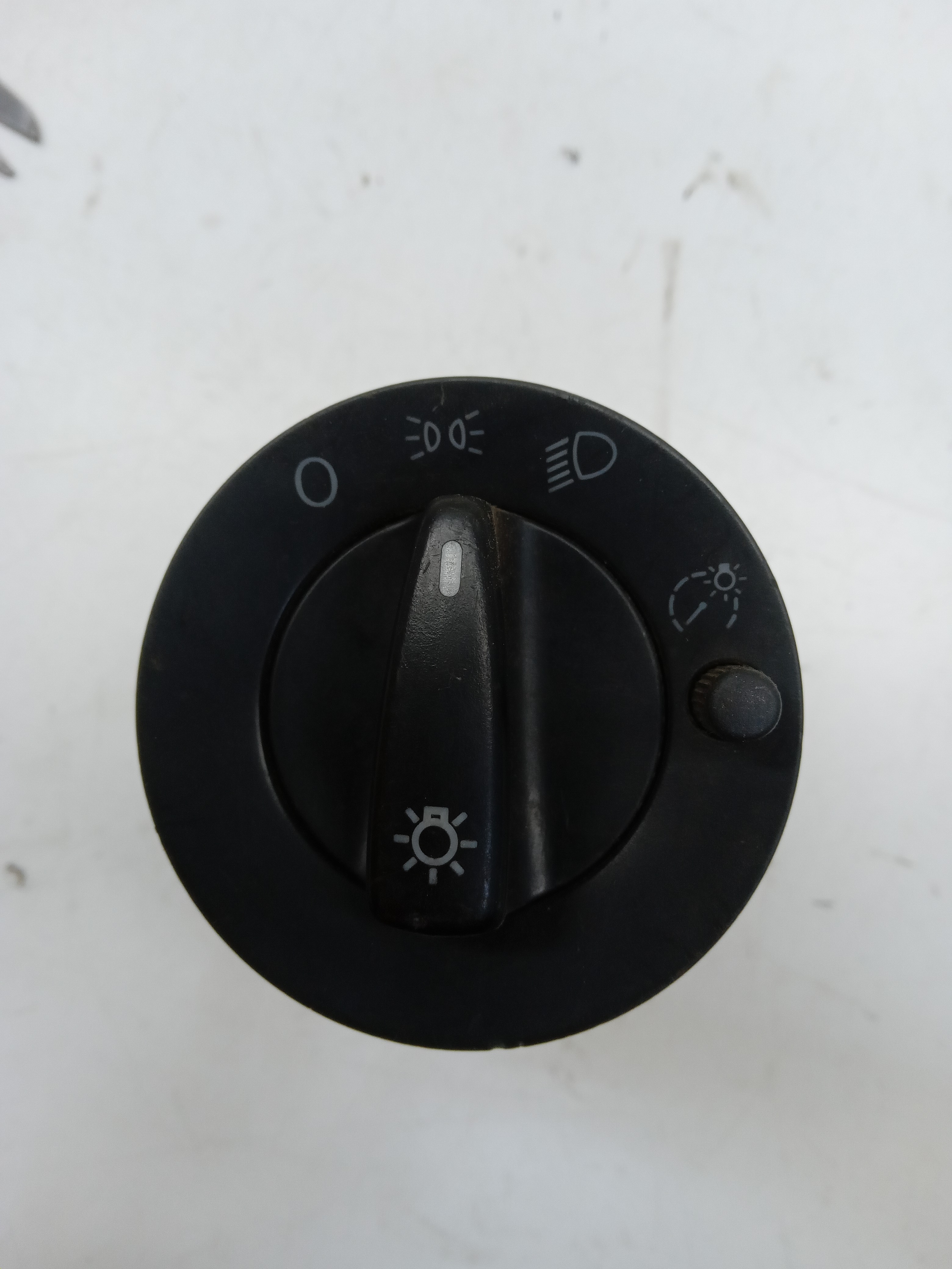MOLDURA BOTAO CHAVE LUZ VW UP 2019 4