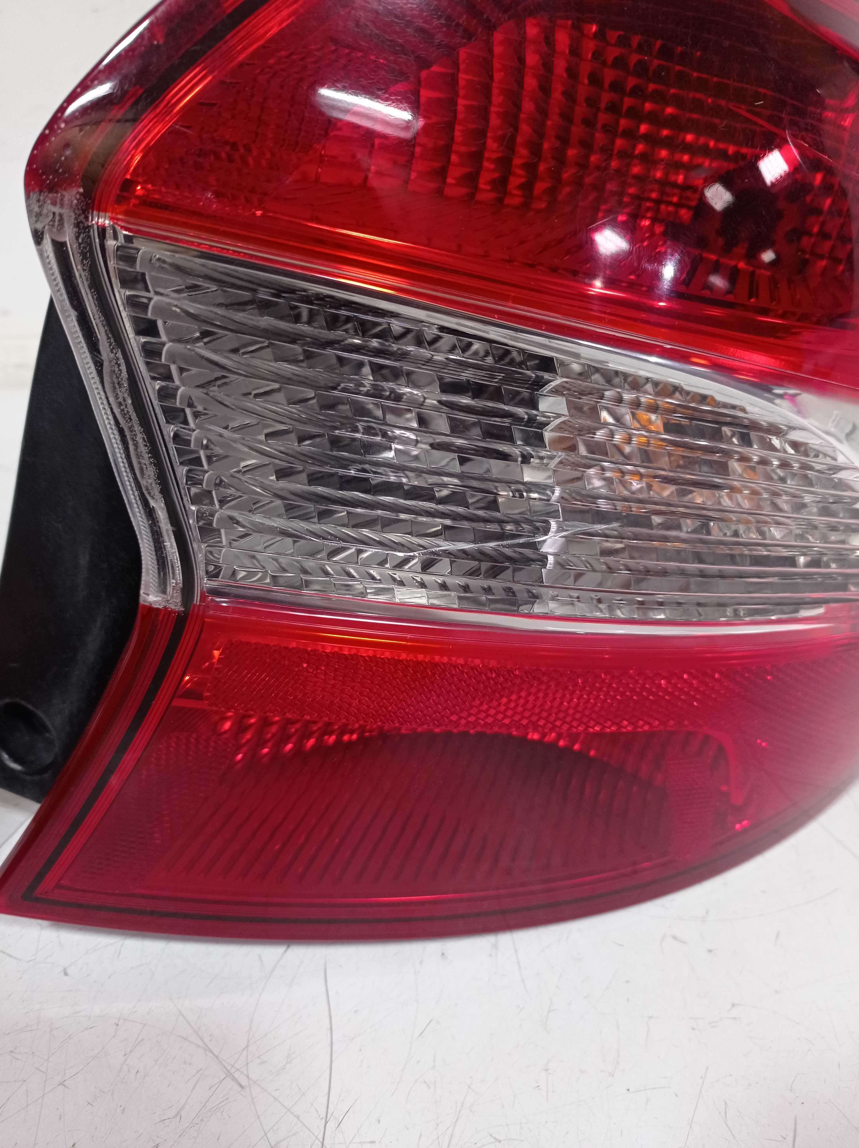 LANTERNA TRASEIRA DIREITA FORD KA SEDAN 2018 RECU CRISTAL 2