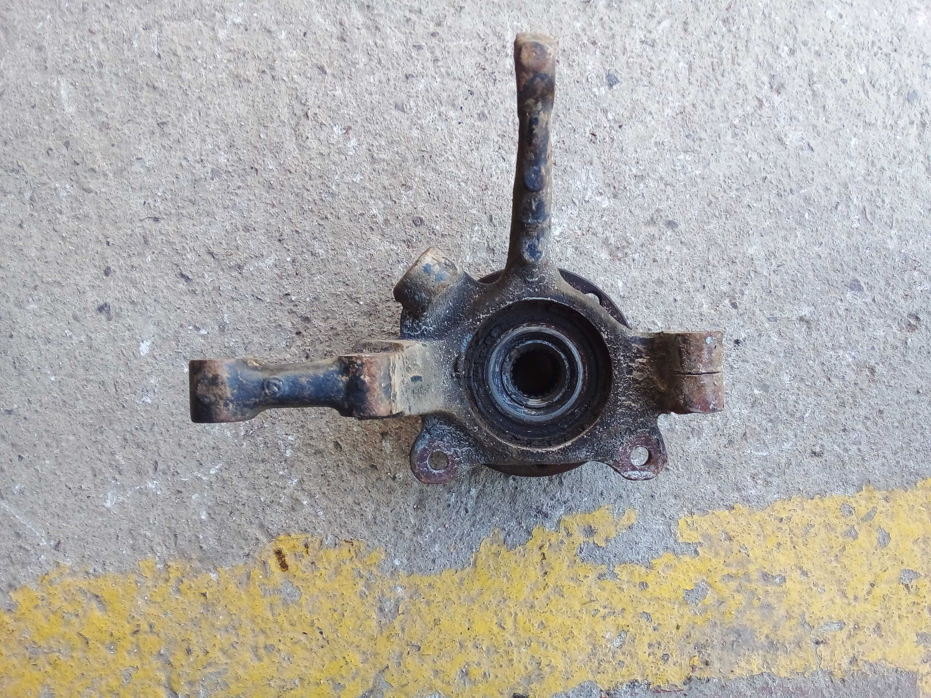 CUBO MONTANTE DIANTEIRO DIREITO FIAT TIPO 1995