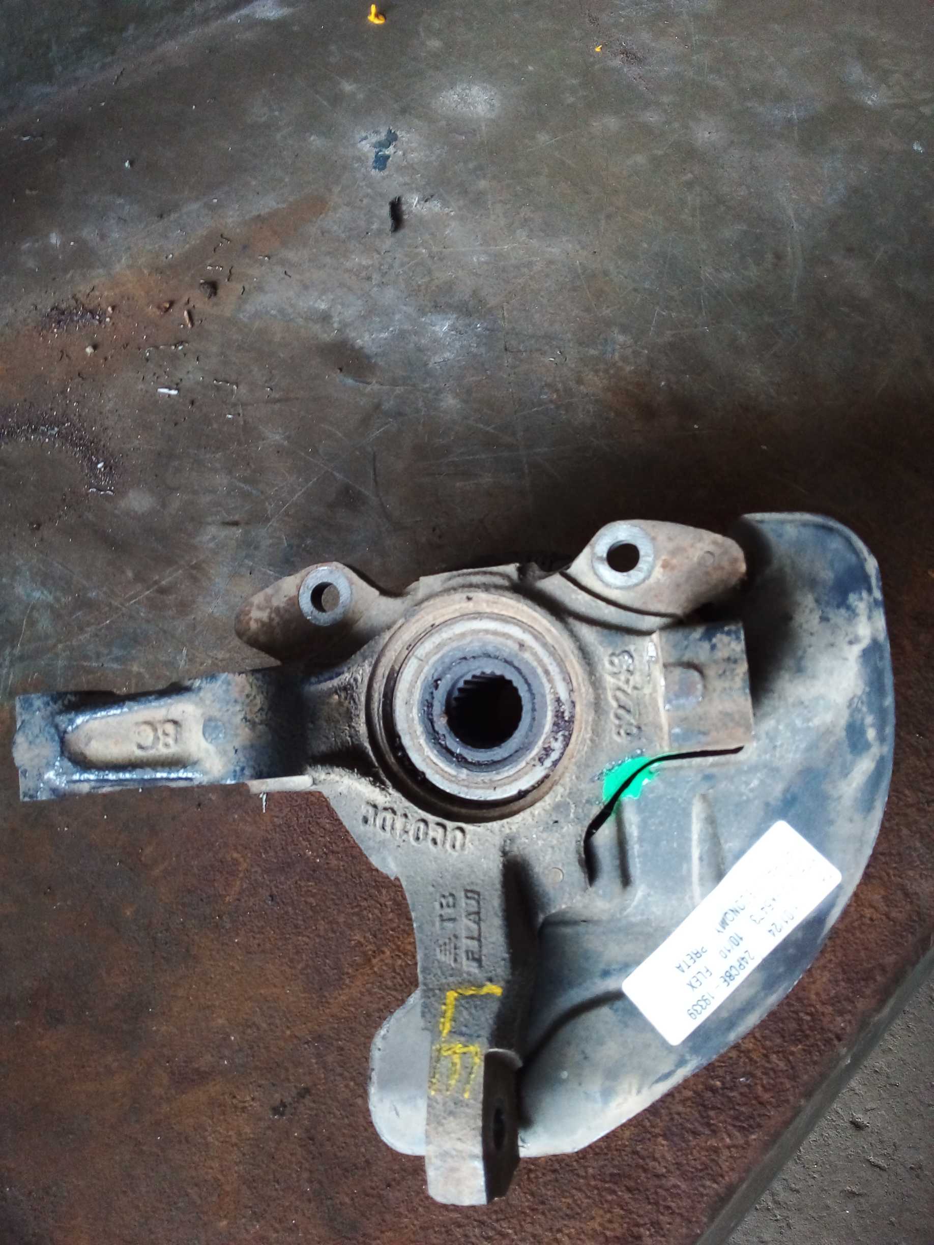 CUBO MONTANTE DIANTEIRO ESQUERDO FIAT PALIO 2010 1