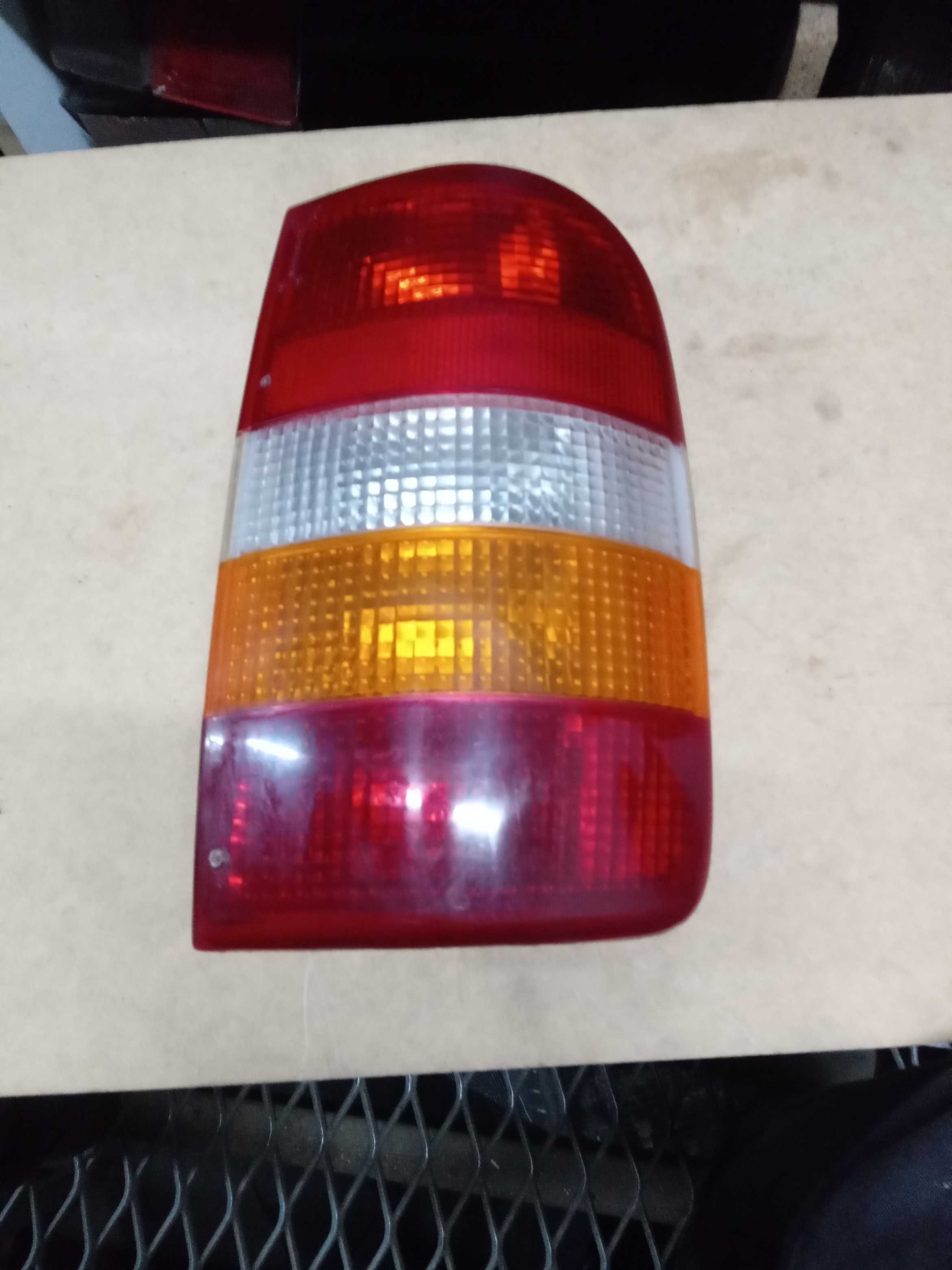 LANTERNA TRASEIRA ESQUERDA GM BLAZER 1995 A 2000 1