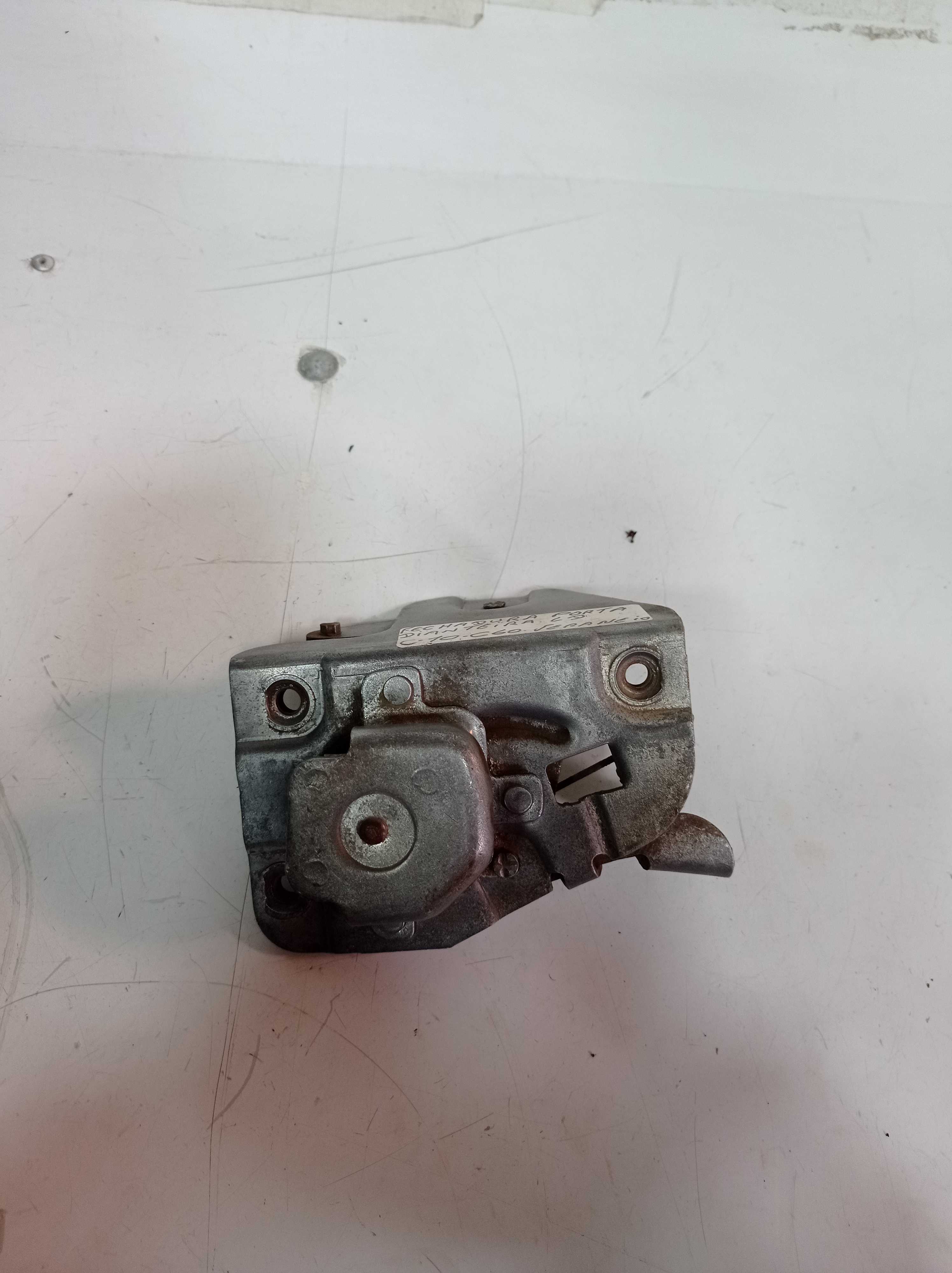 FECHADURA PORTA DIANTEIRA DIREITA C10 C60 2