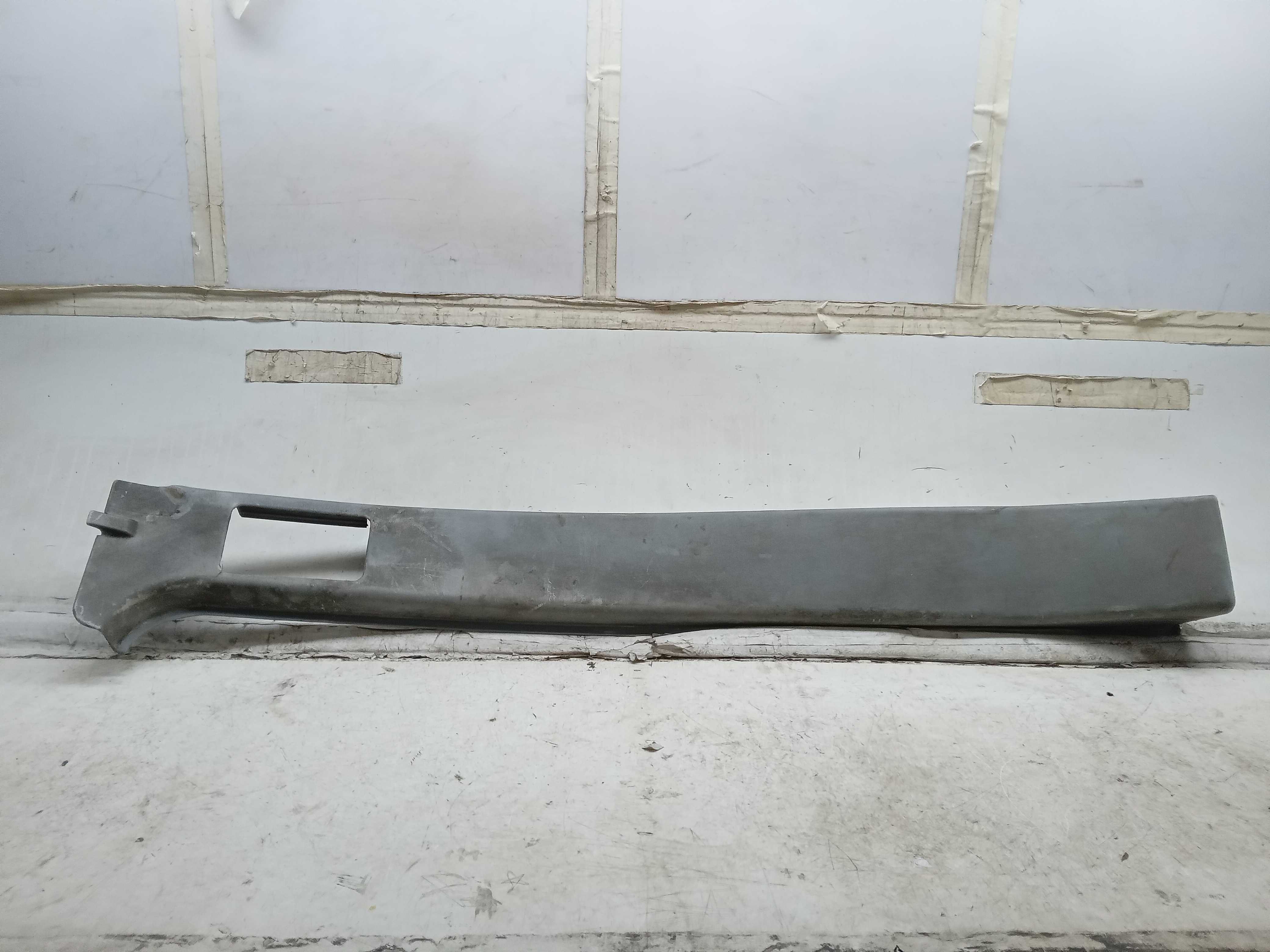 MOLDURA ACABAMENTO COLUNA MB 311 2010