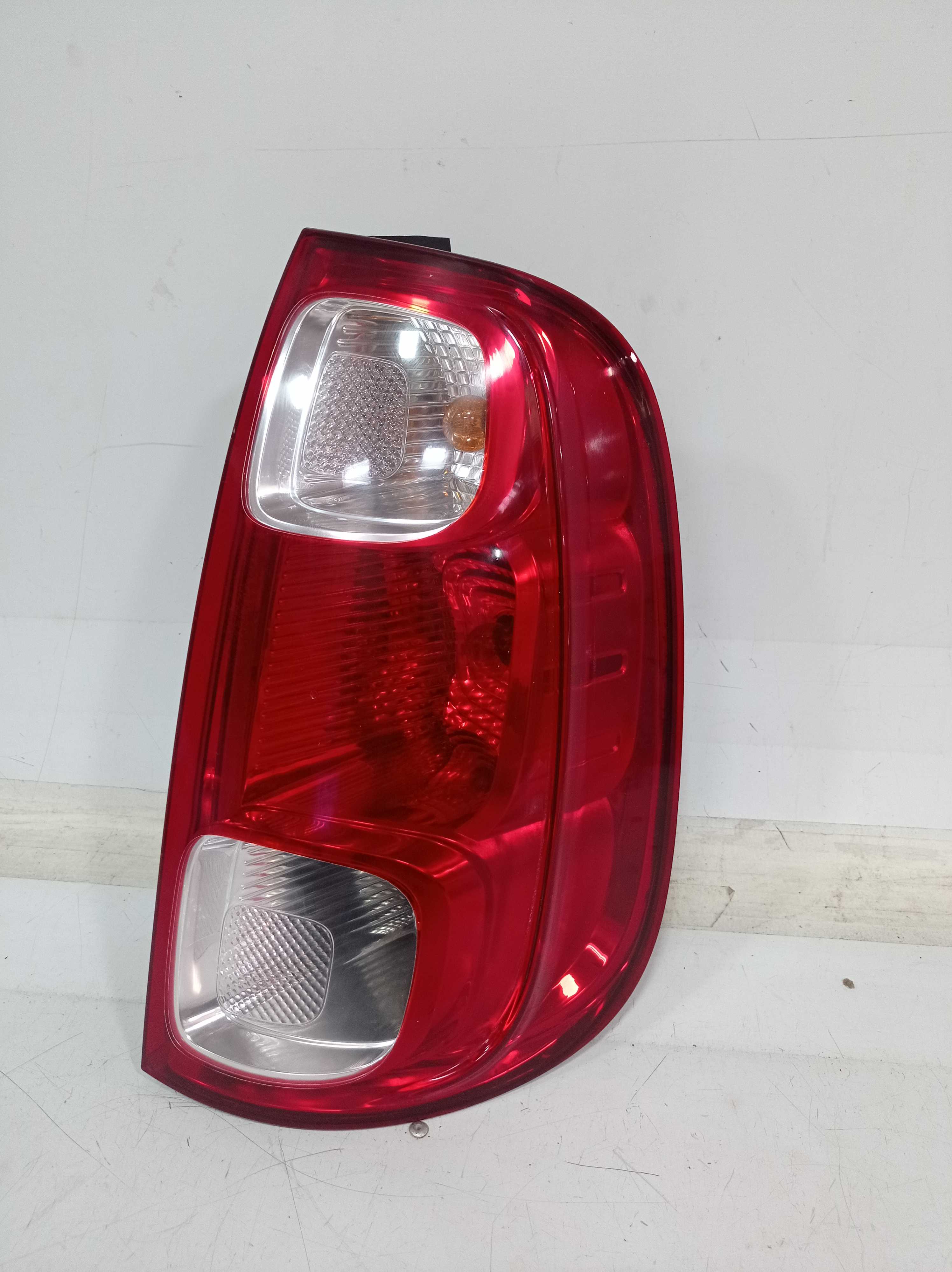 LANTERNA TRASEIRA DIREITA FIAT UNO ECONOMY 2012 2013 1