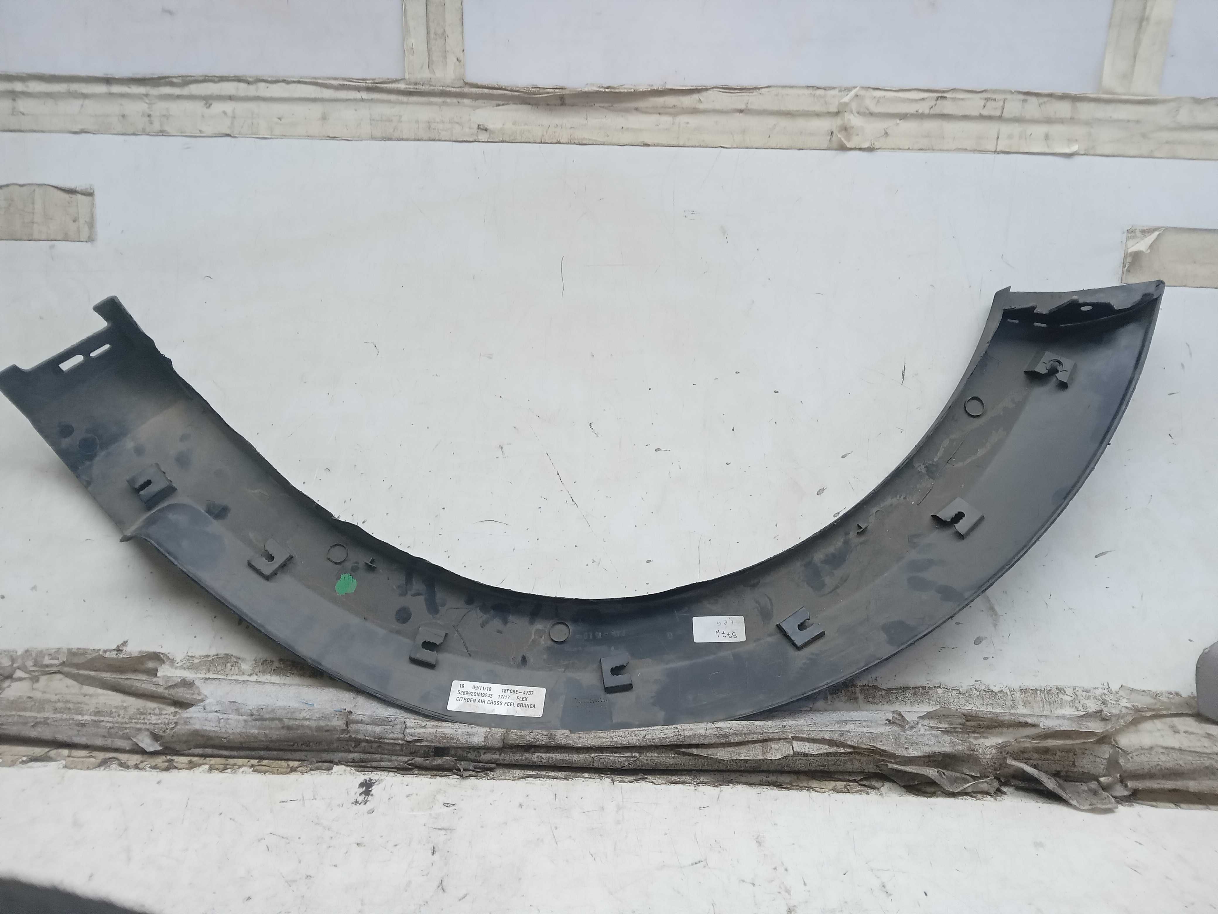 ACABAMENTO MOLDURA PARALAMA LD CITROEN AIR CROSS 2017 1
