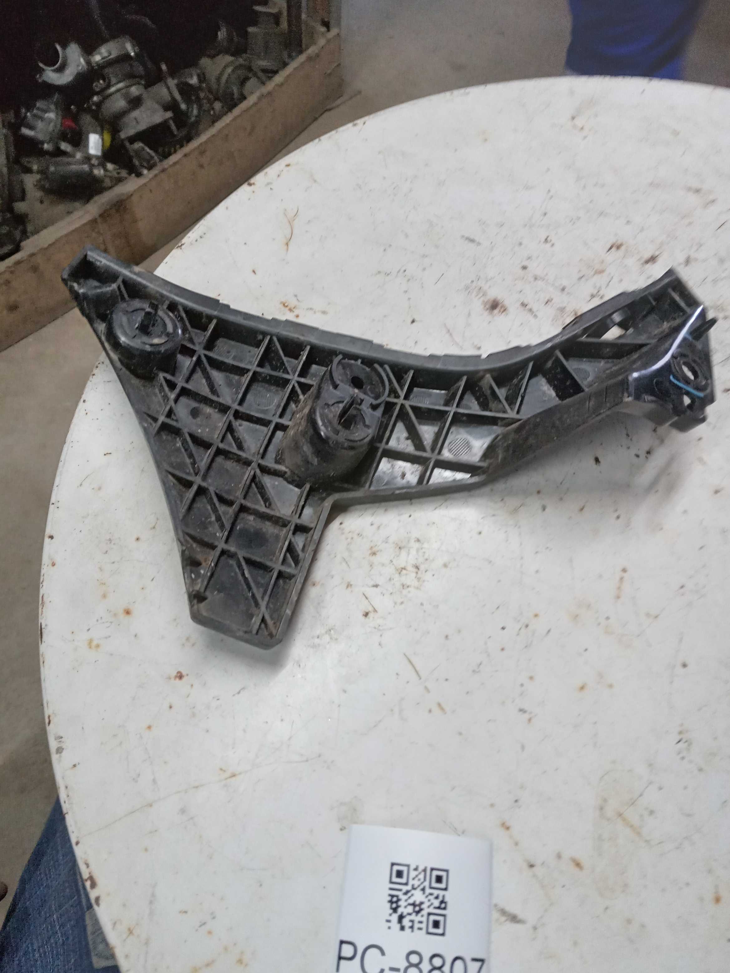 GUIA PARACHOQUE LADO ESQUERDO FORD RANGER 2020 2