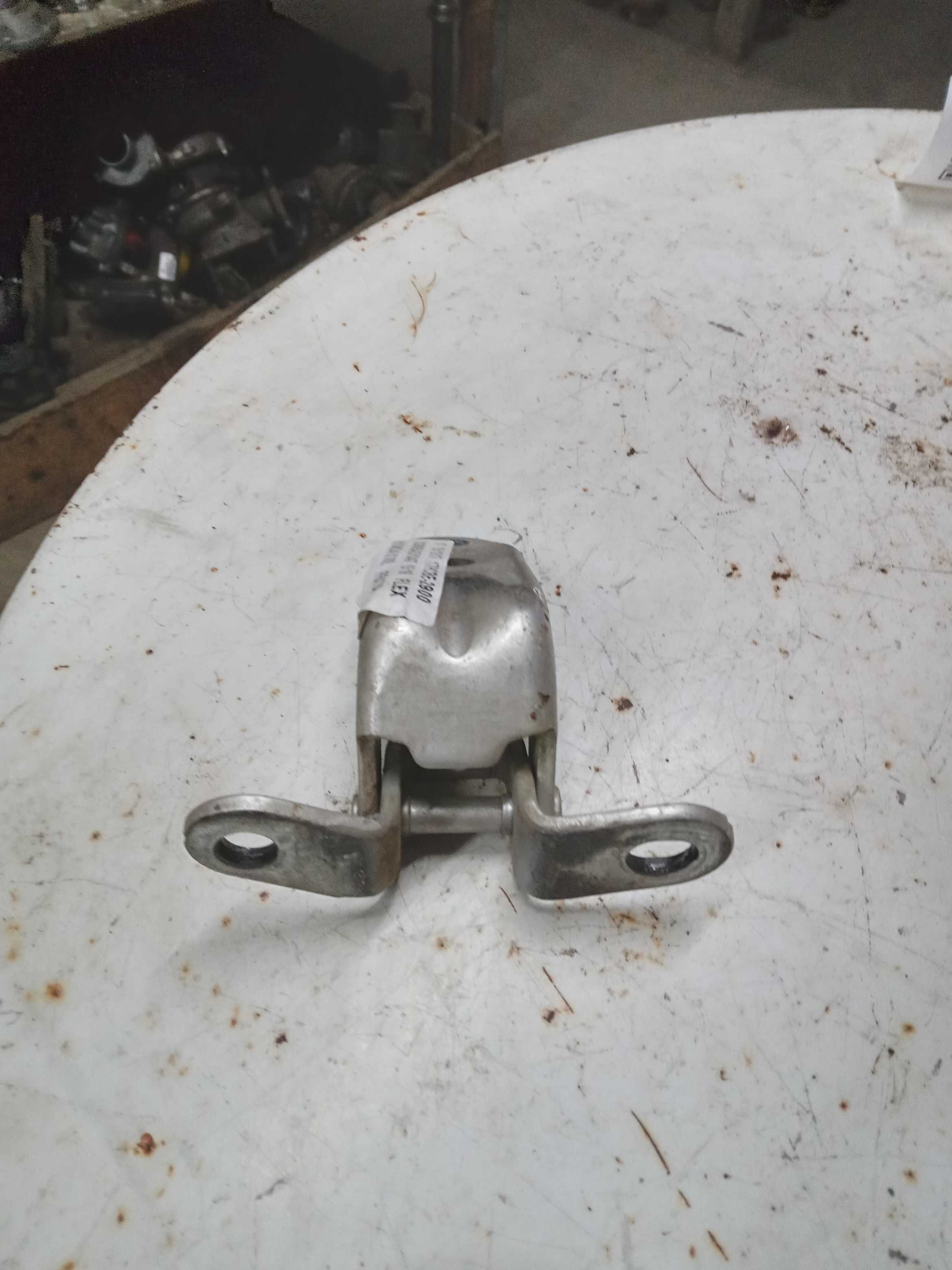 DOBRADIÇA SUPERIOR PORTA HYUNDAI IX35 2015 1