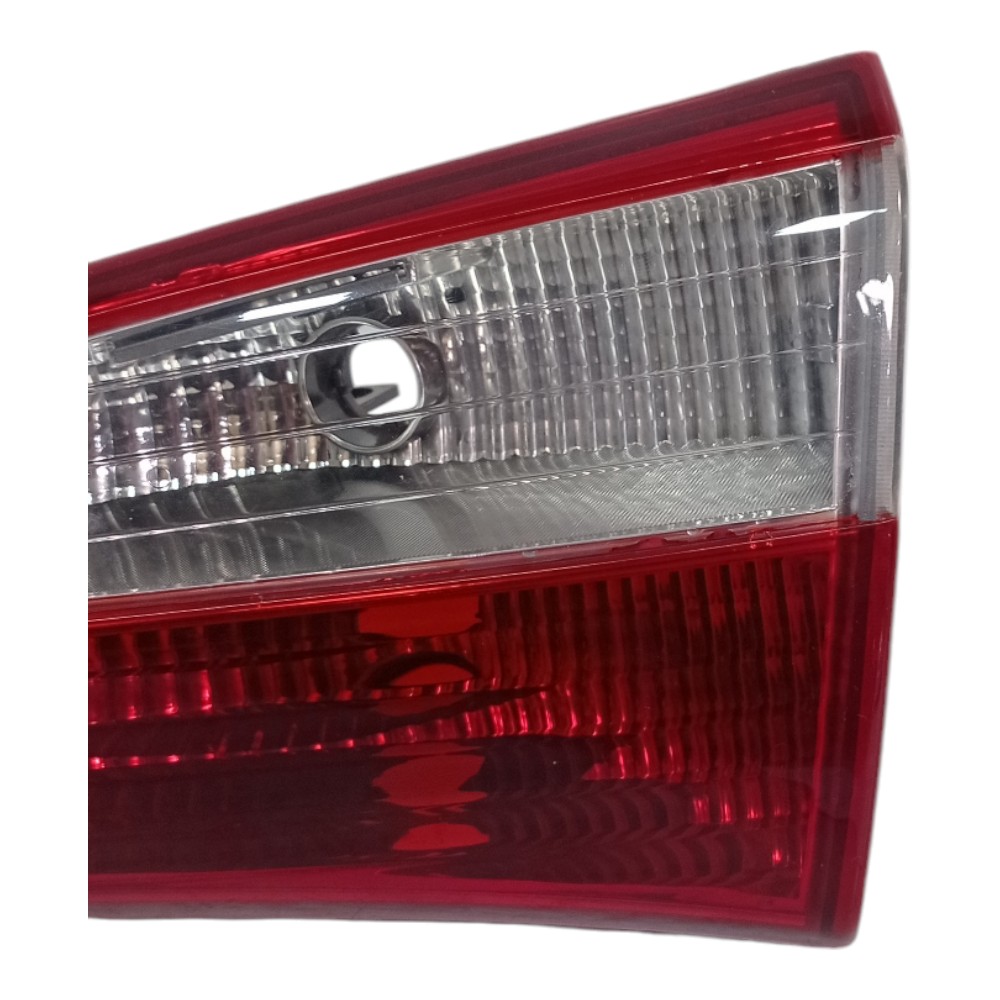 Lanterna Tampa Traseira Direita Hyundai Hb20 Hatch 2013 A 19 Direito/passageiro Xxxx 2