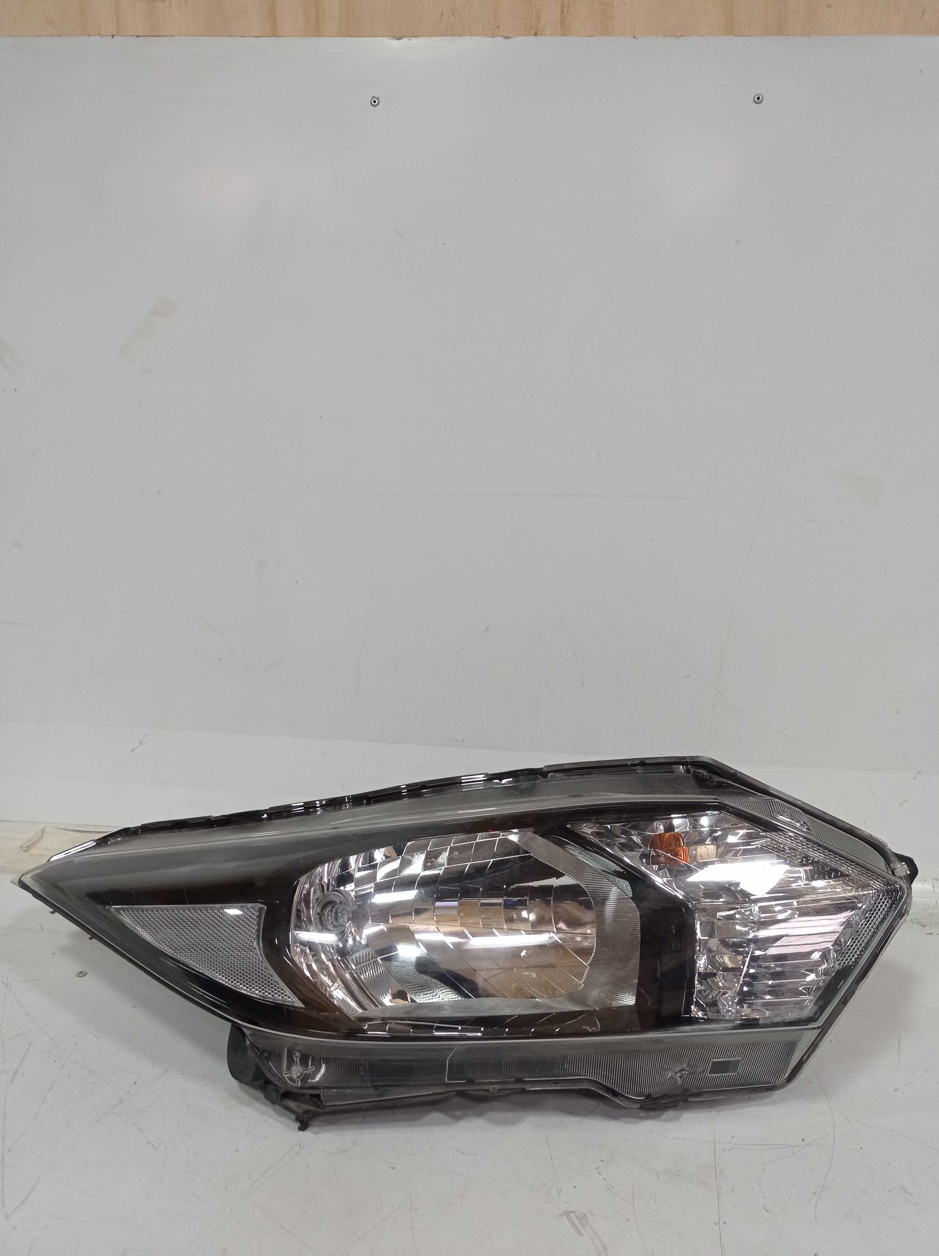 180917444NA FAROL DIREITO HONDA HRV 2015 PARA RECUPERAR