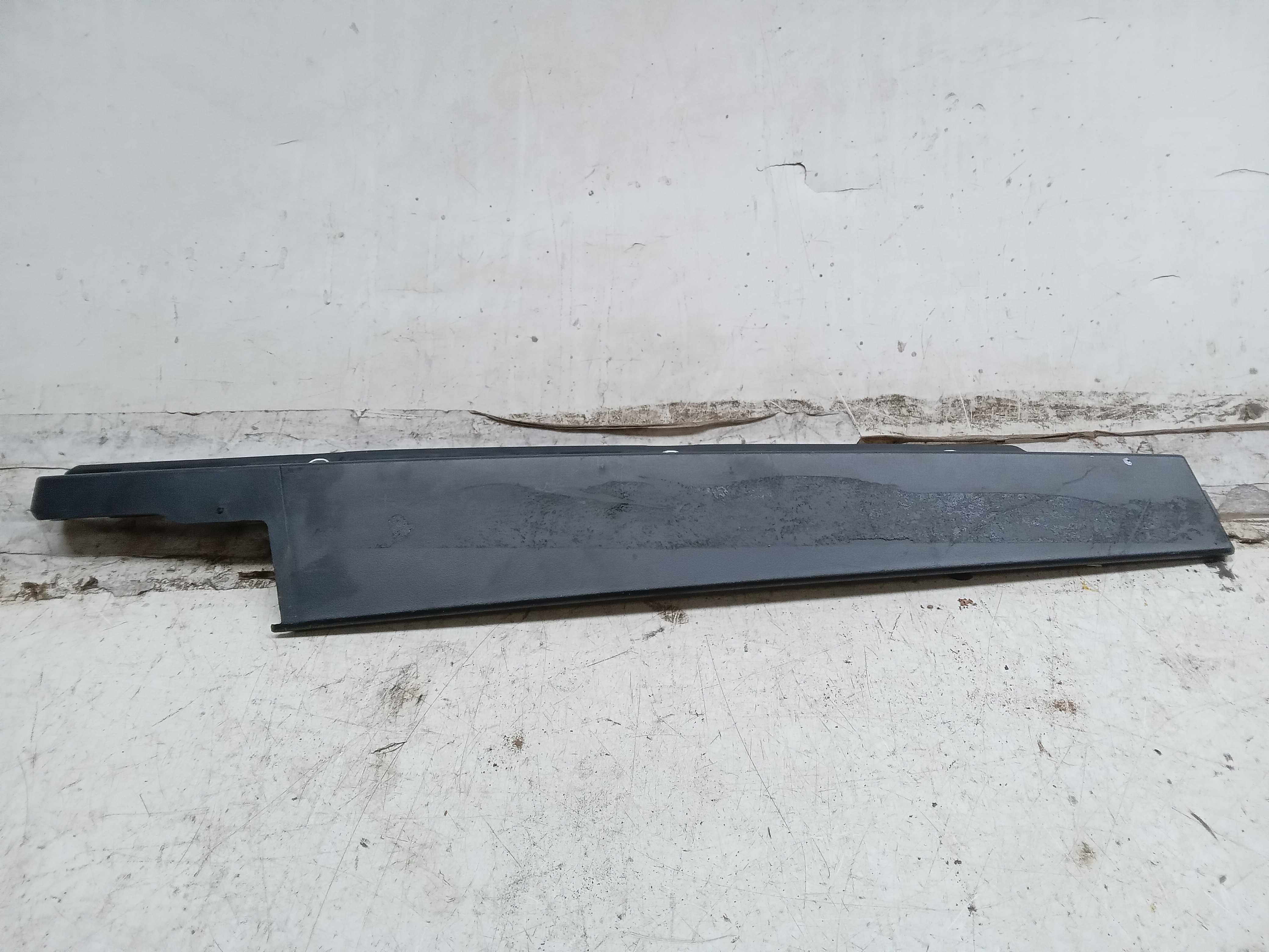 Moldura externa porta traseira le jeep renegade 2016 a 2021 1