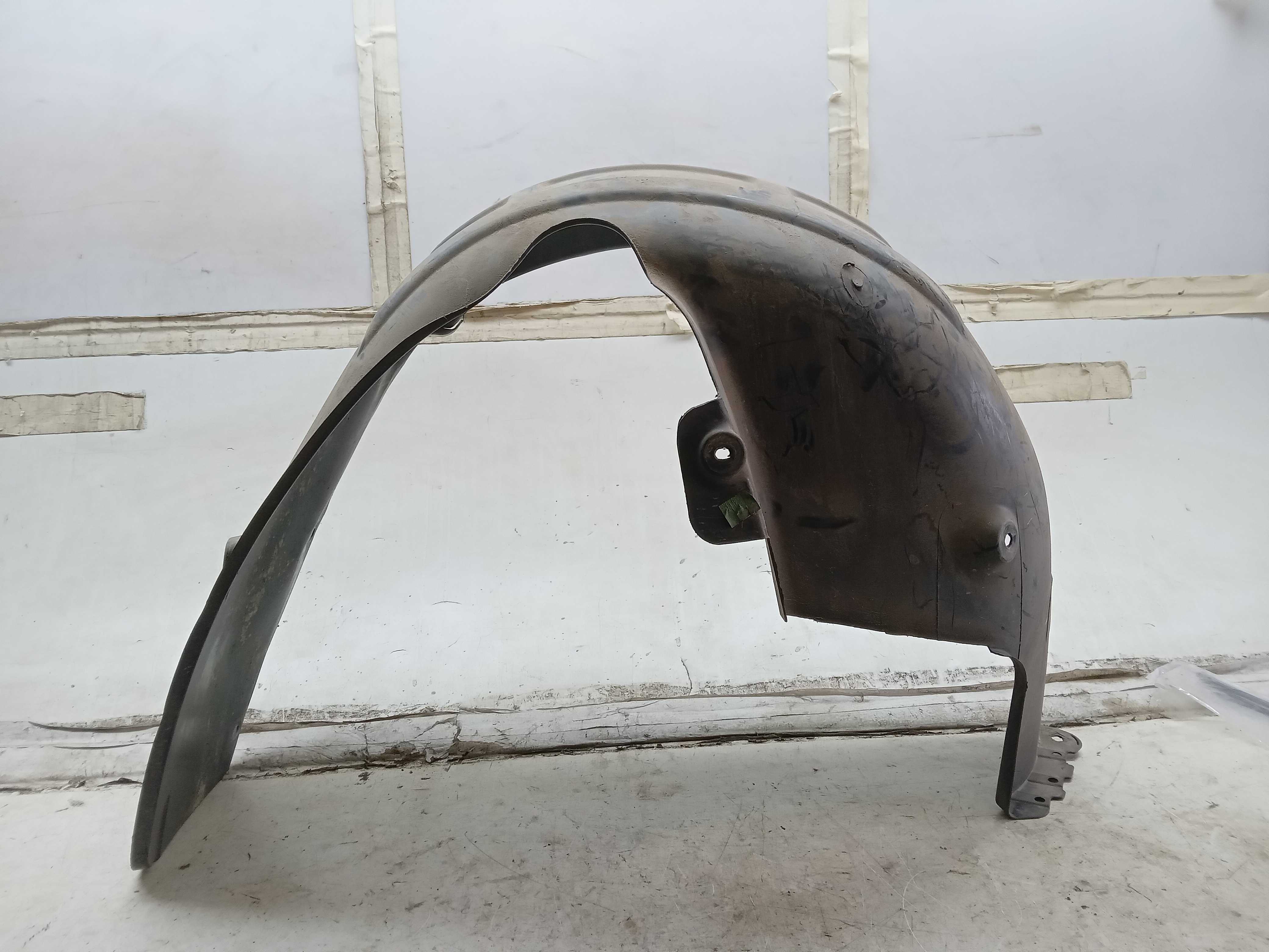 PARABARRO TRASEIRO LE GM ONIX 2023 1