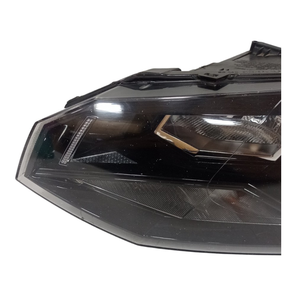 Farol Esquerdo Vw Polo 2019 Com Detalhe 3