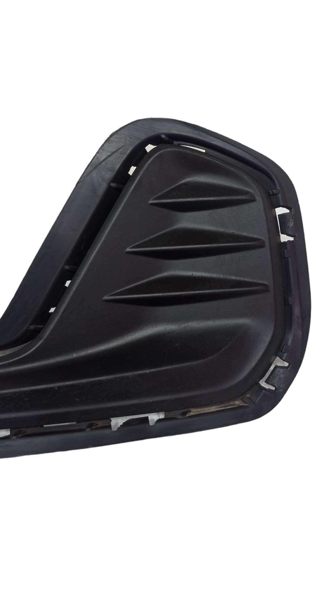 26305039 Moldura Farol Milha Esquerda Gm Onix 2020 3
