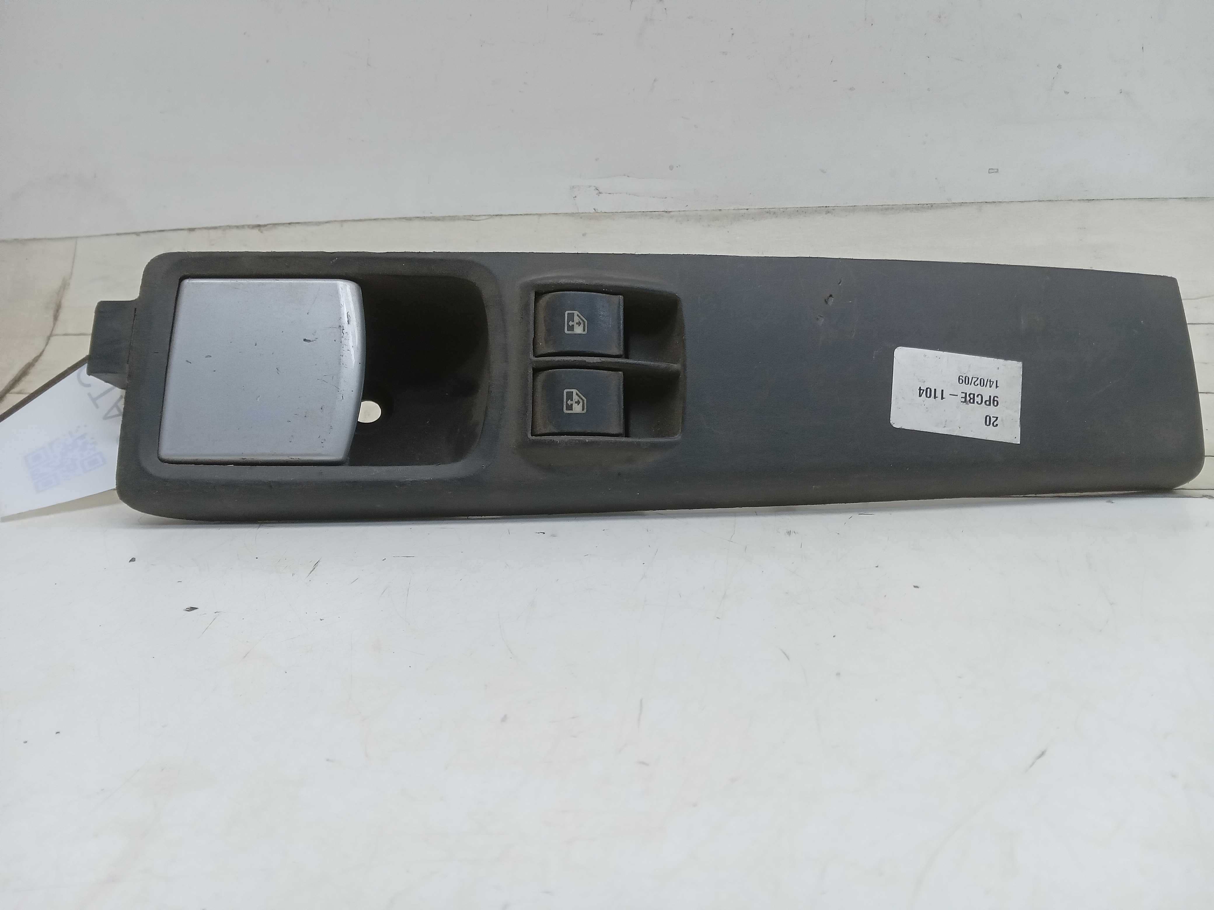 MOLDURA COMANDO BOTAO VIDRO TRASEIRO LE FIAT IDEA 2004 1