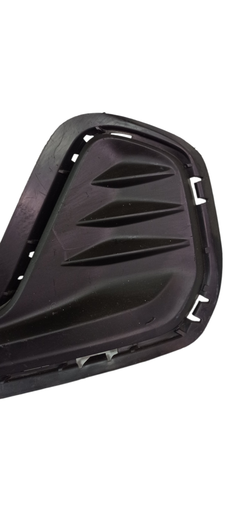 Moldura Esquerda Sem Led Milha Parachoque Diant Gm Onix Plus 4