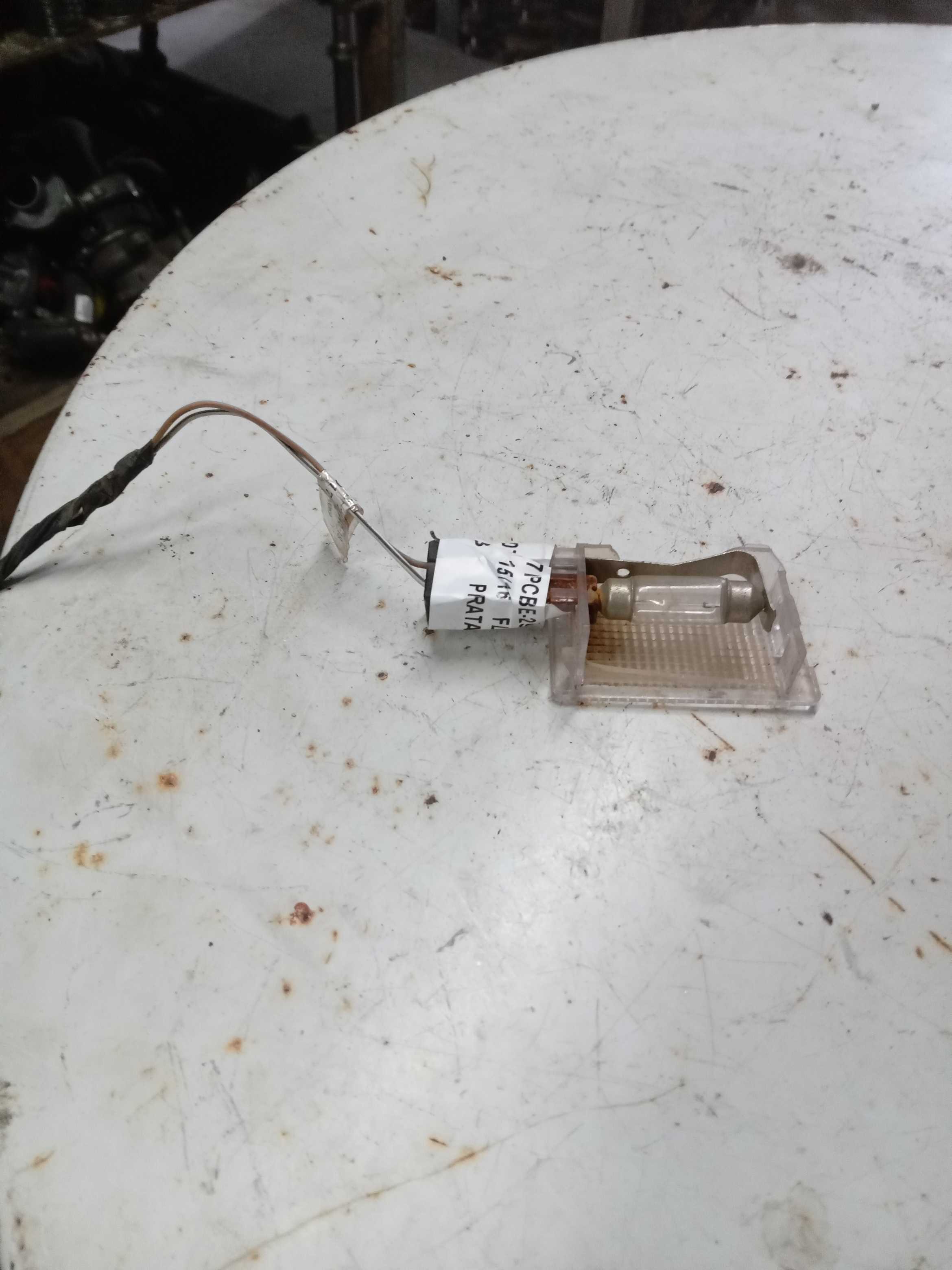 LUZ CORTESIA HYUNDAI IX35 2015 1