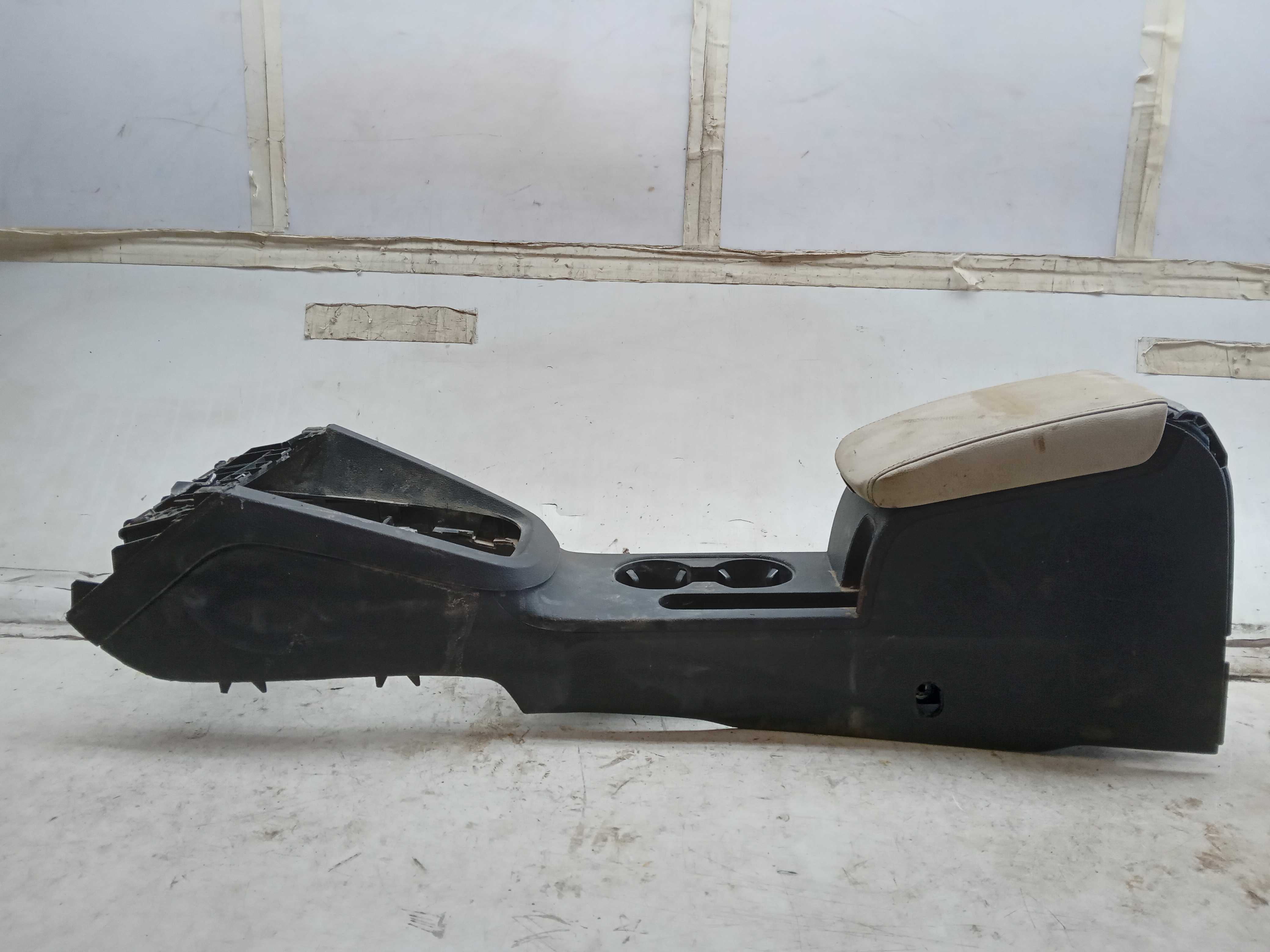 CONSOLE CENTRAL APOIO BRAÇO VW JETTA 2014 1