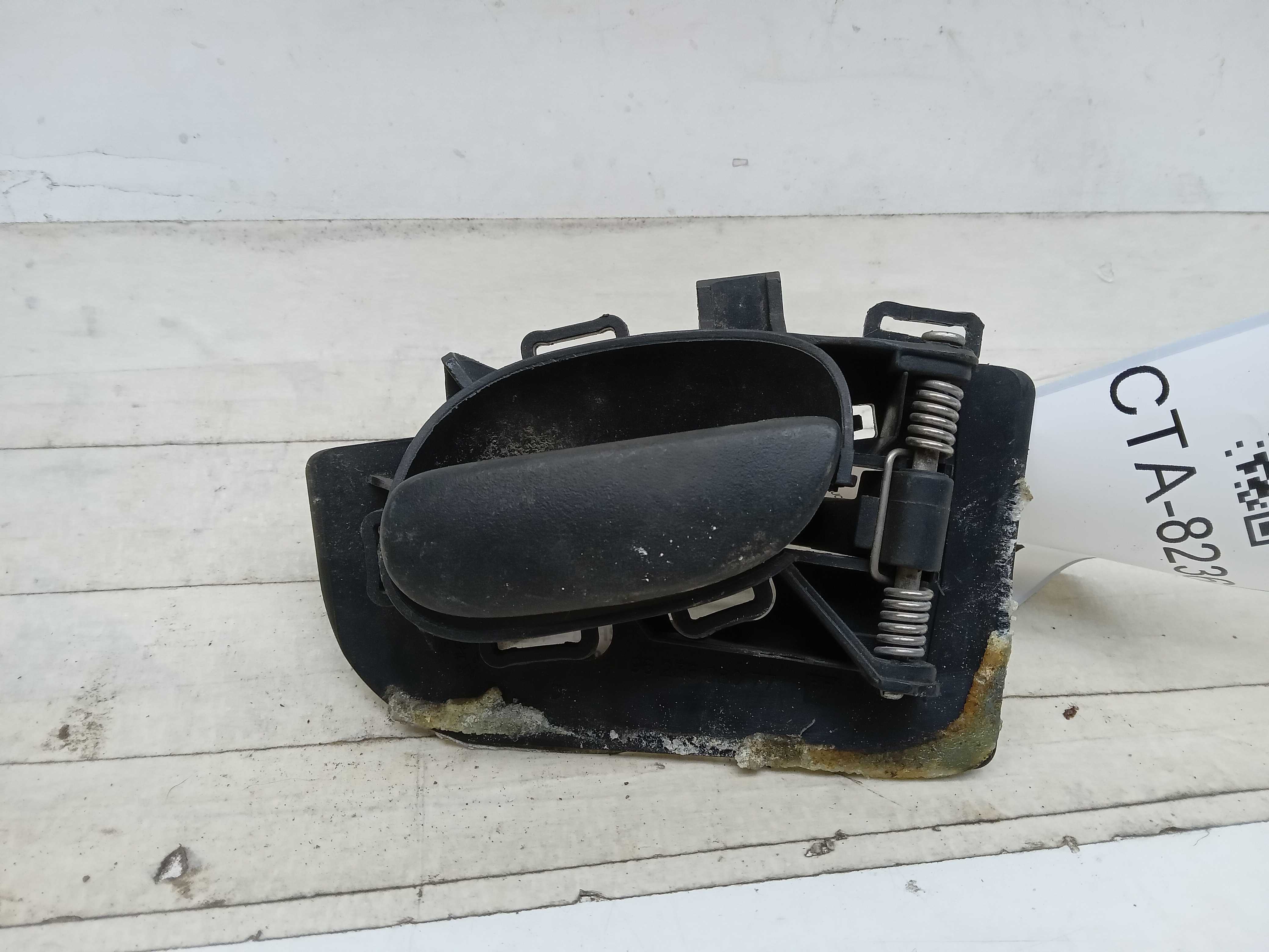 MAÇANETA INTERNA PORTA TRASEIRA LD PEUGEOT 207 2010 1