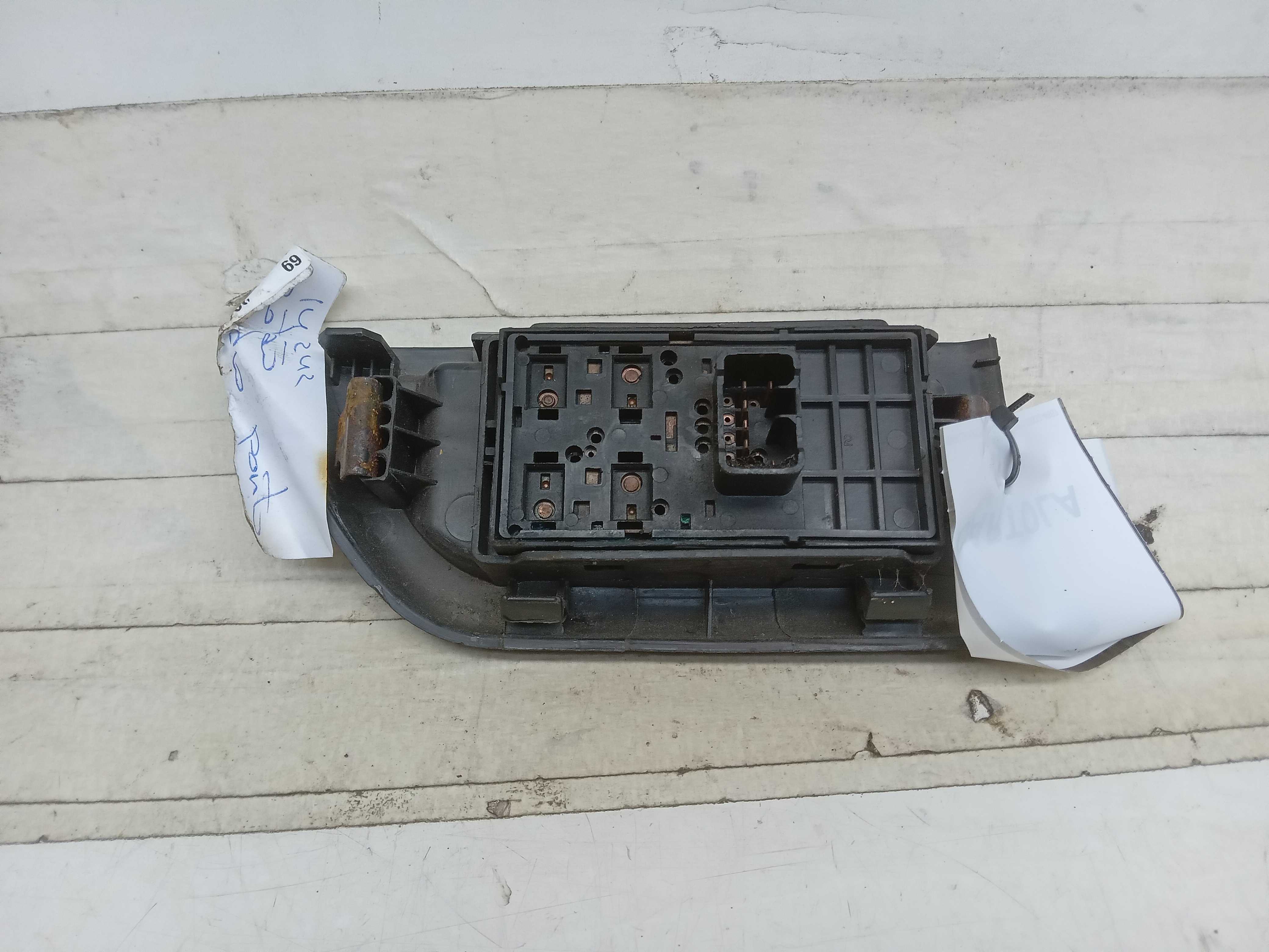 MOLDURA COMANDO BOTAO VIDRO DIANTEIRA LE GM ONIX 2015 2