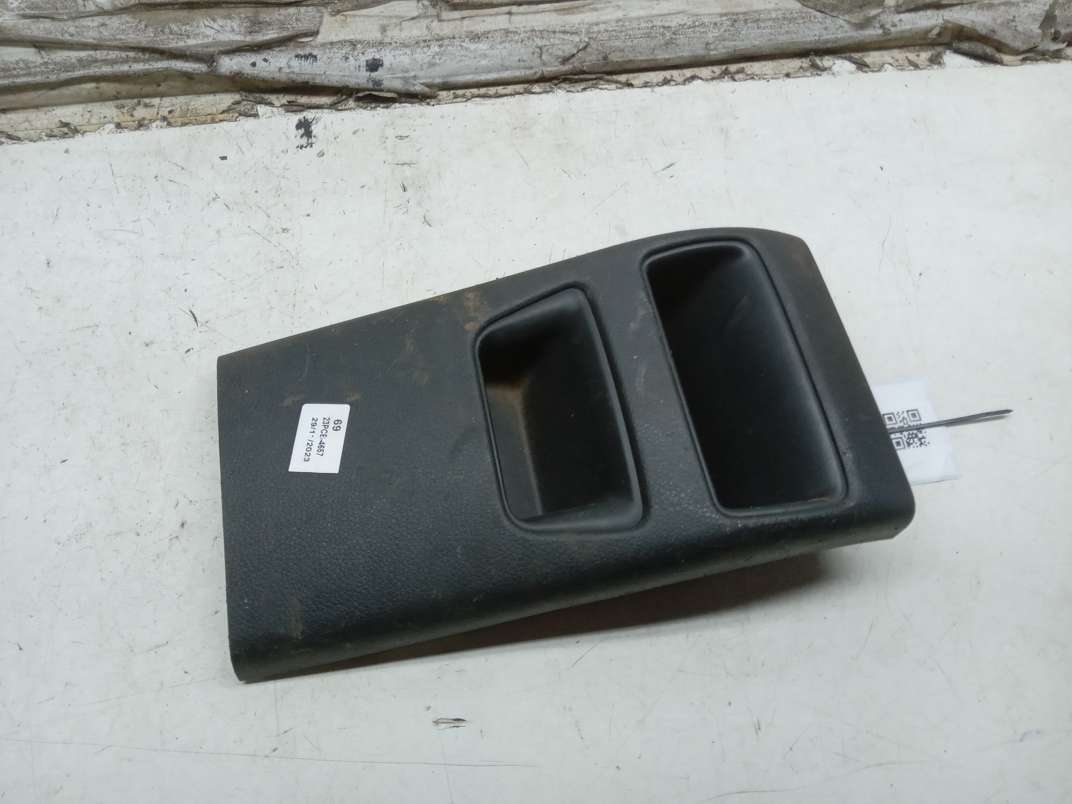 MOLDURA ACABAMENTO TRAS CONSOLE NISSAN SENTRA 2014 1
