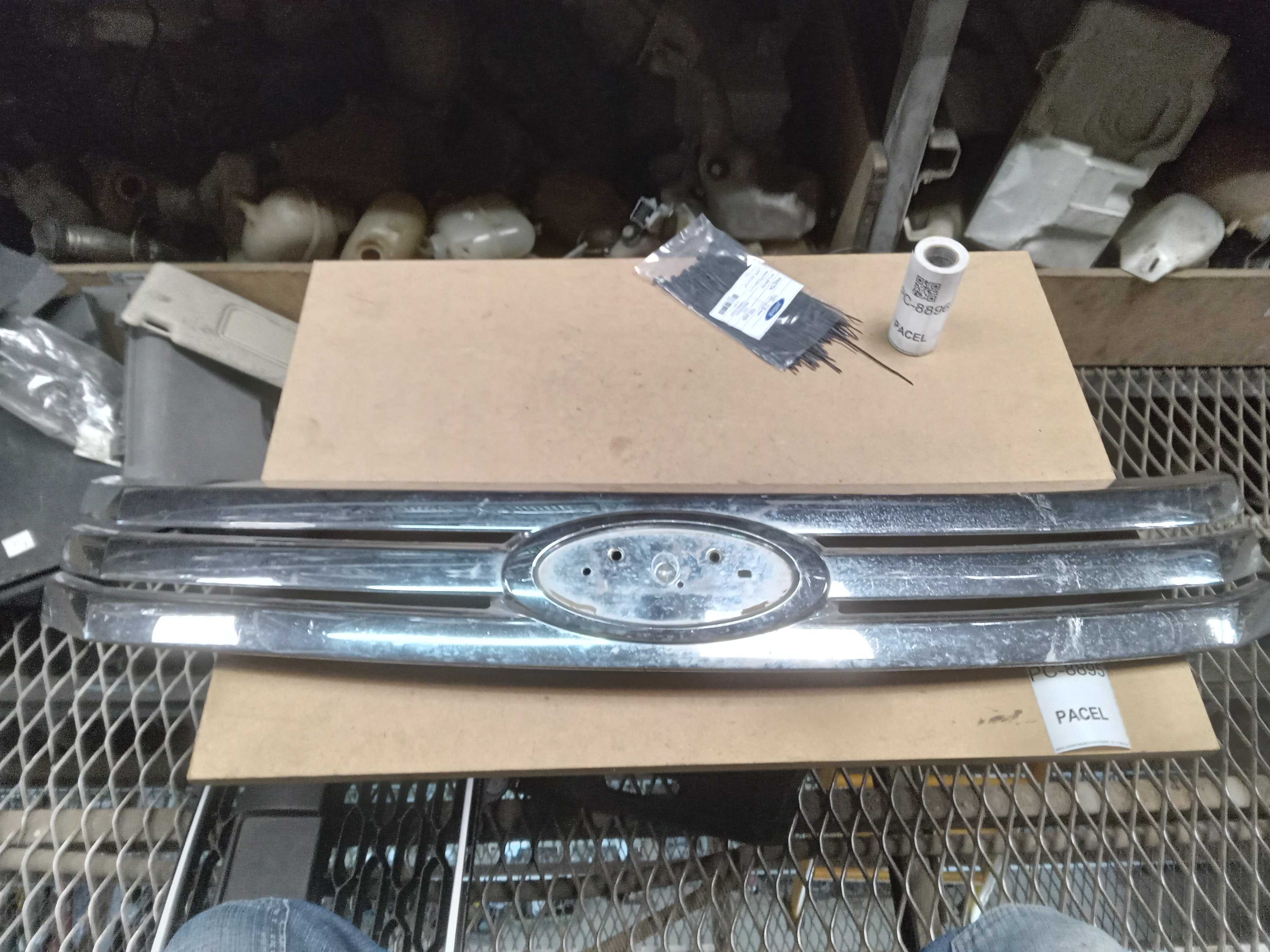GRADE DIANTEIRA FORD FUSION 2006 1