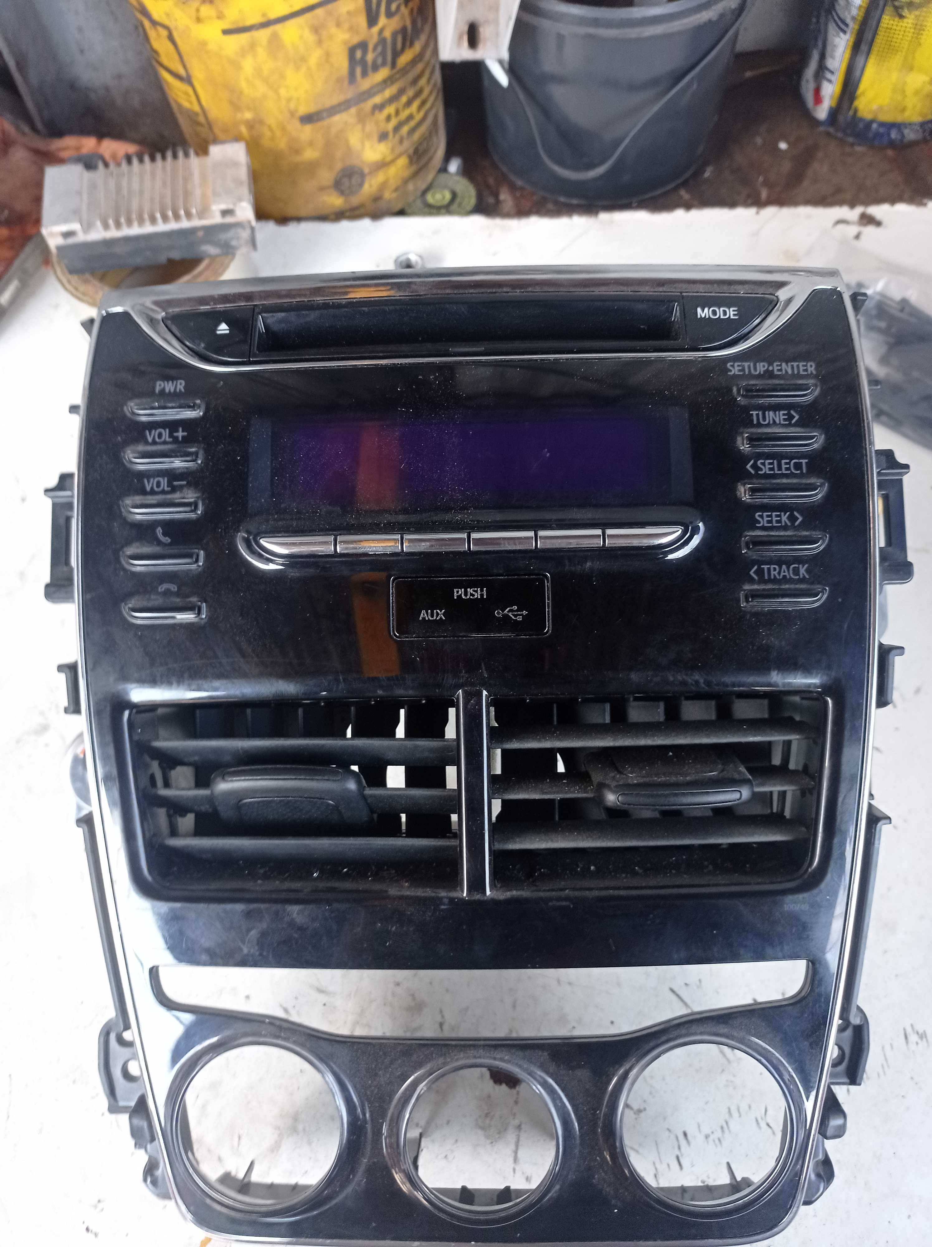 Multimidia com moldura central Yaris 2018 2