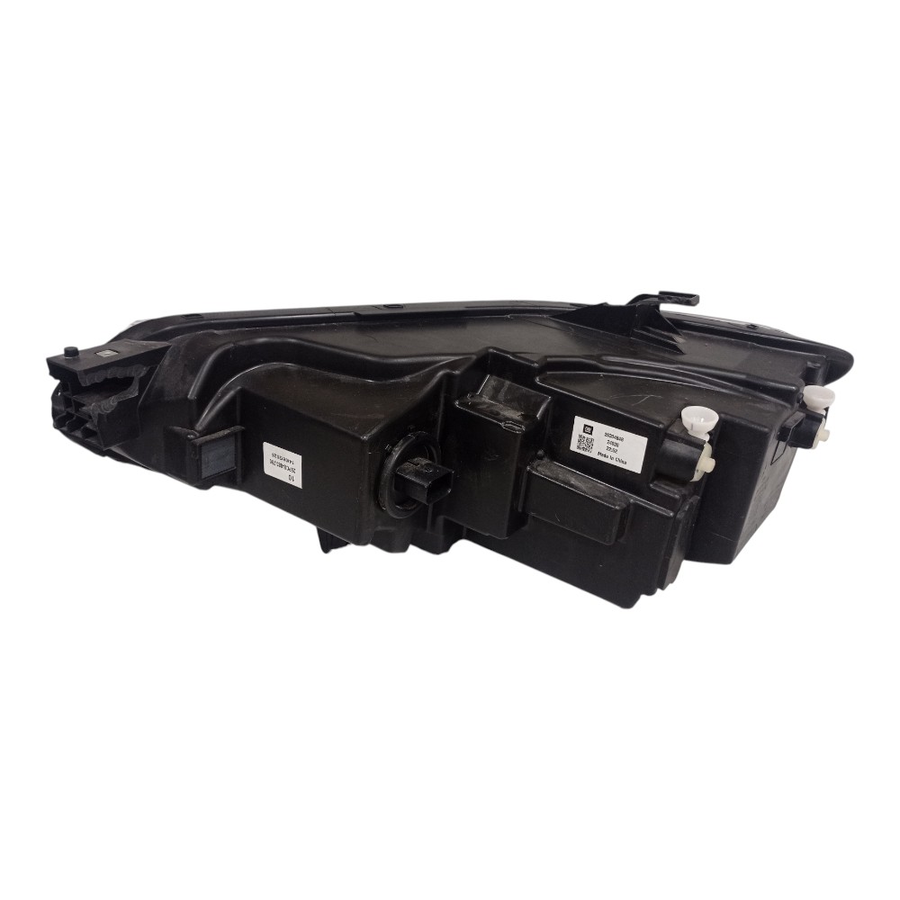 Farol Direito Gm Tracker 2021 A 2024 Com Led P Recuperar 4