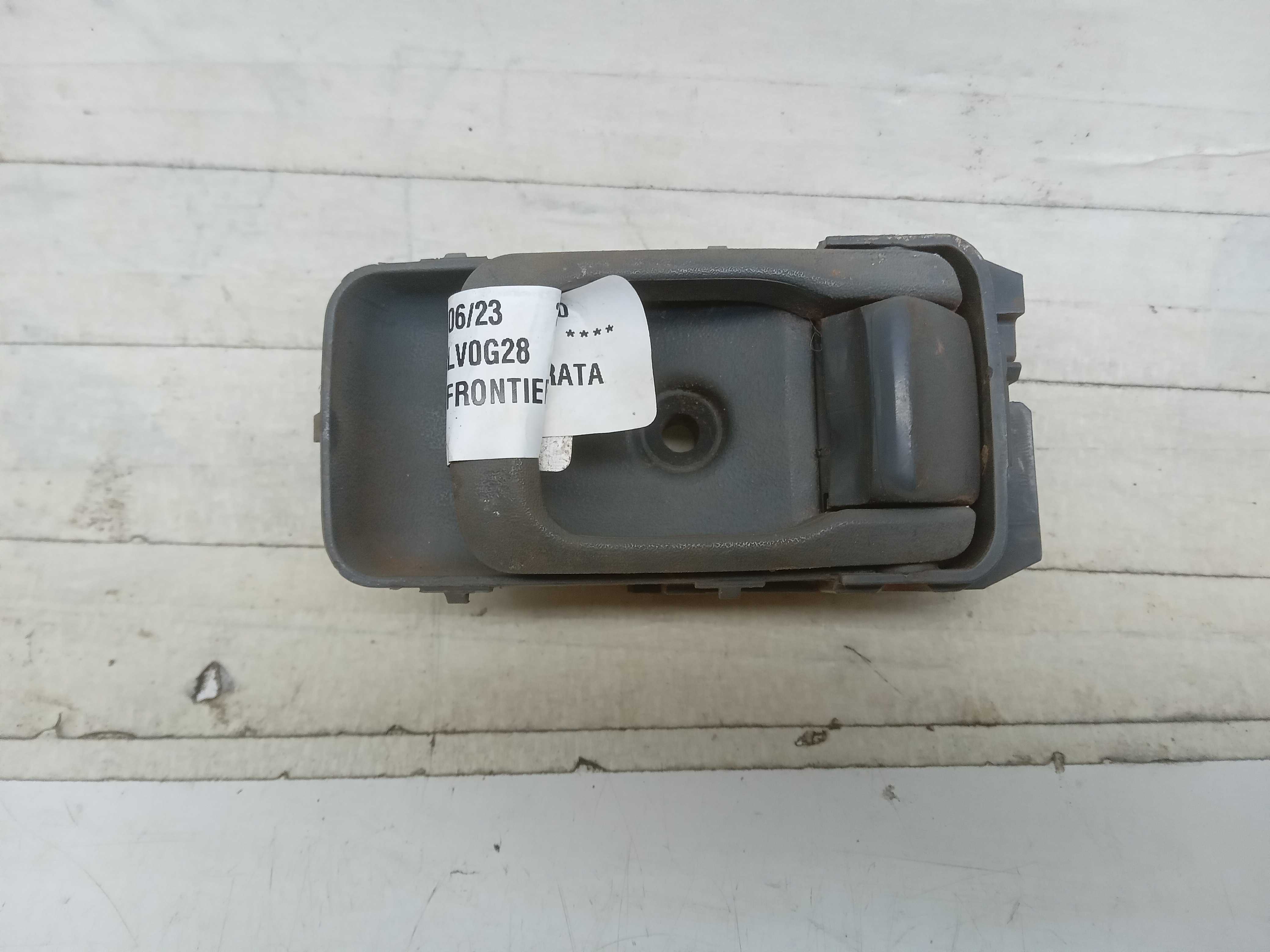 MAÇANETA INTERNA PORTA DIANTEIRA LD NISSAN FRONTIER 2004 1