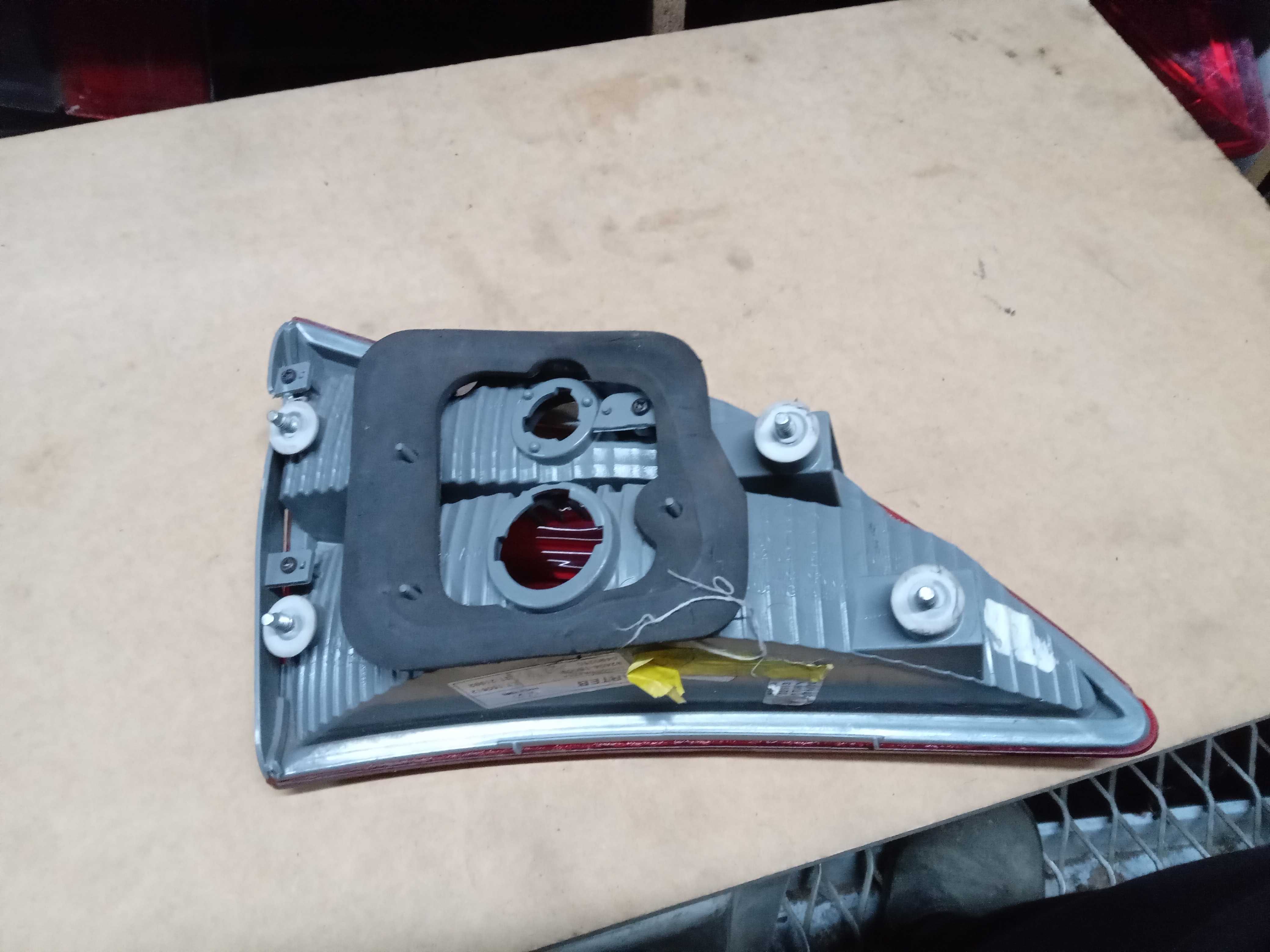 LANTERNA TRASEIRA DIREITA HYUNDAI HB20 HATCH 2013 A 2019 3