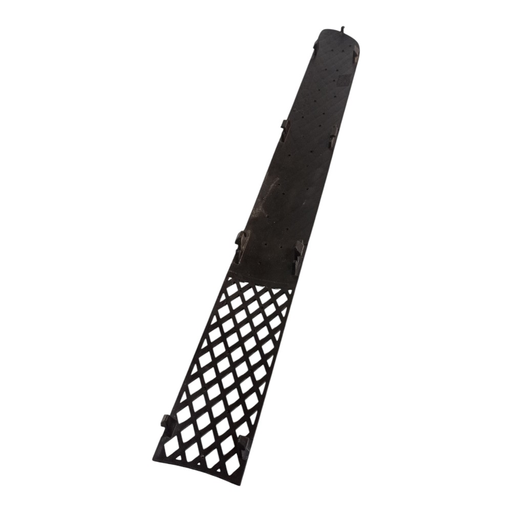 Friso Superior Direito Grade M Benz Axor 2540 2006  Preto 4