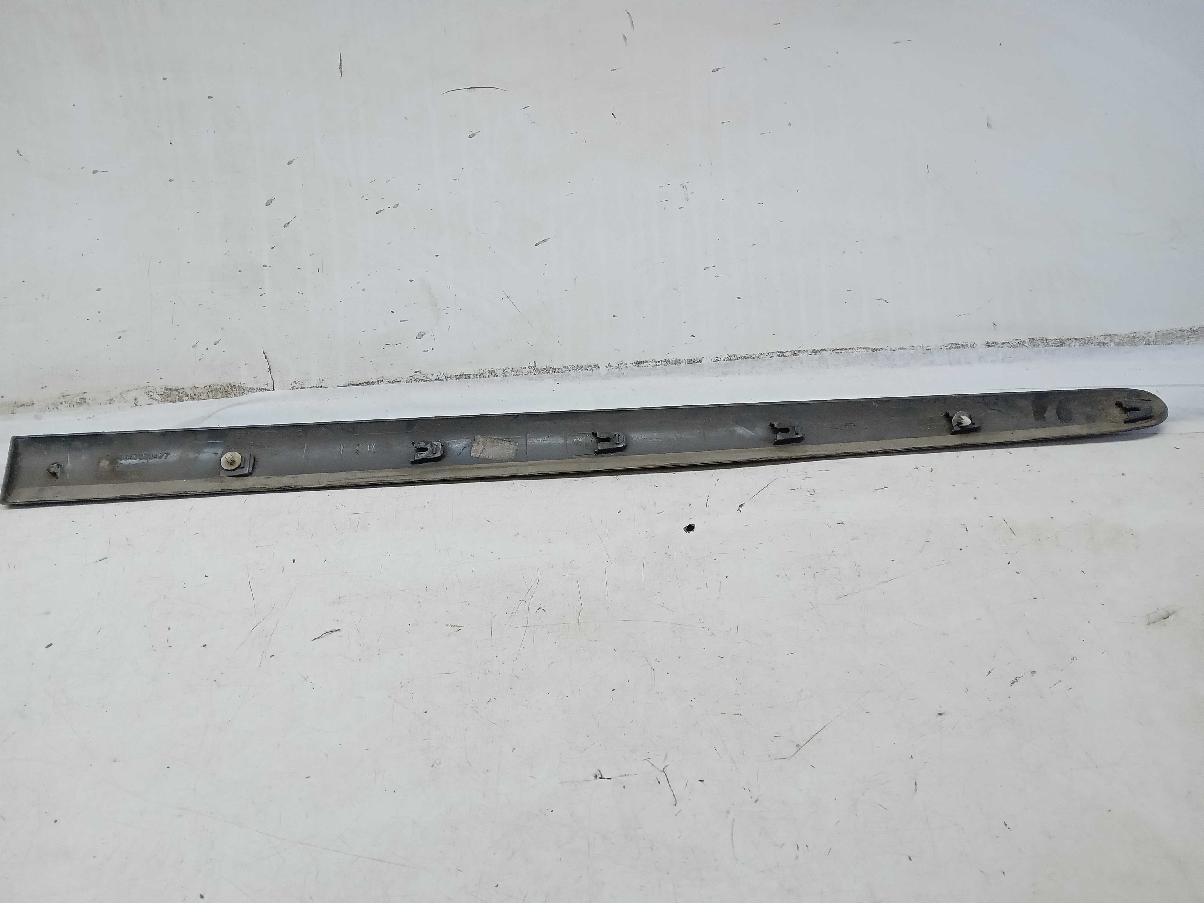 Friso portal dianteira LE PEUGEOT 207 4pts