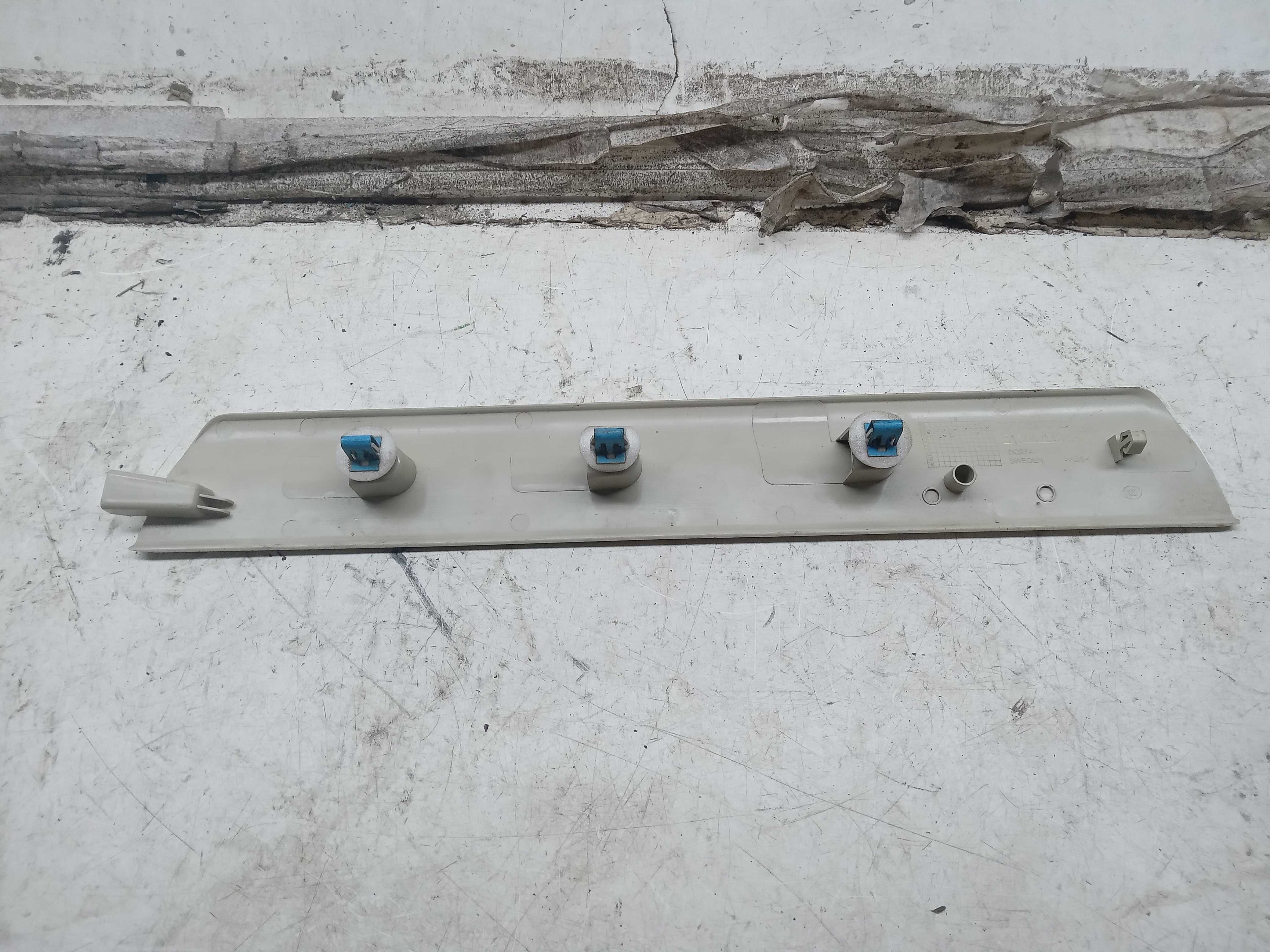 MOLDURA ACABAMENTO SOLEIRA DIANTEIRA LD VOLVO 2010 2
