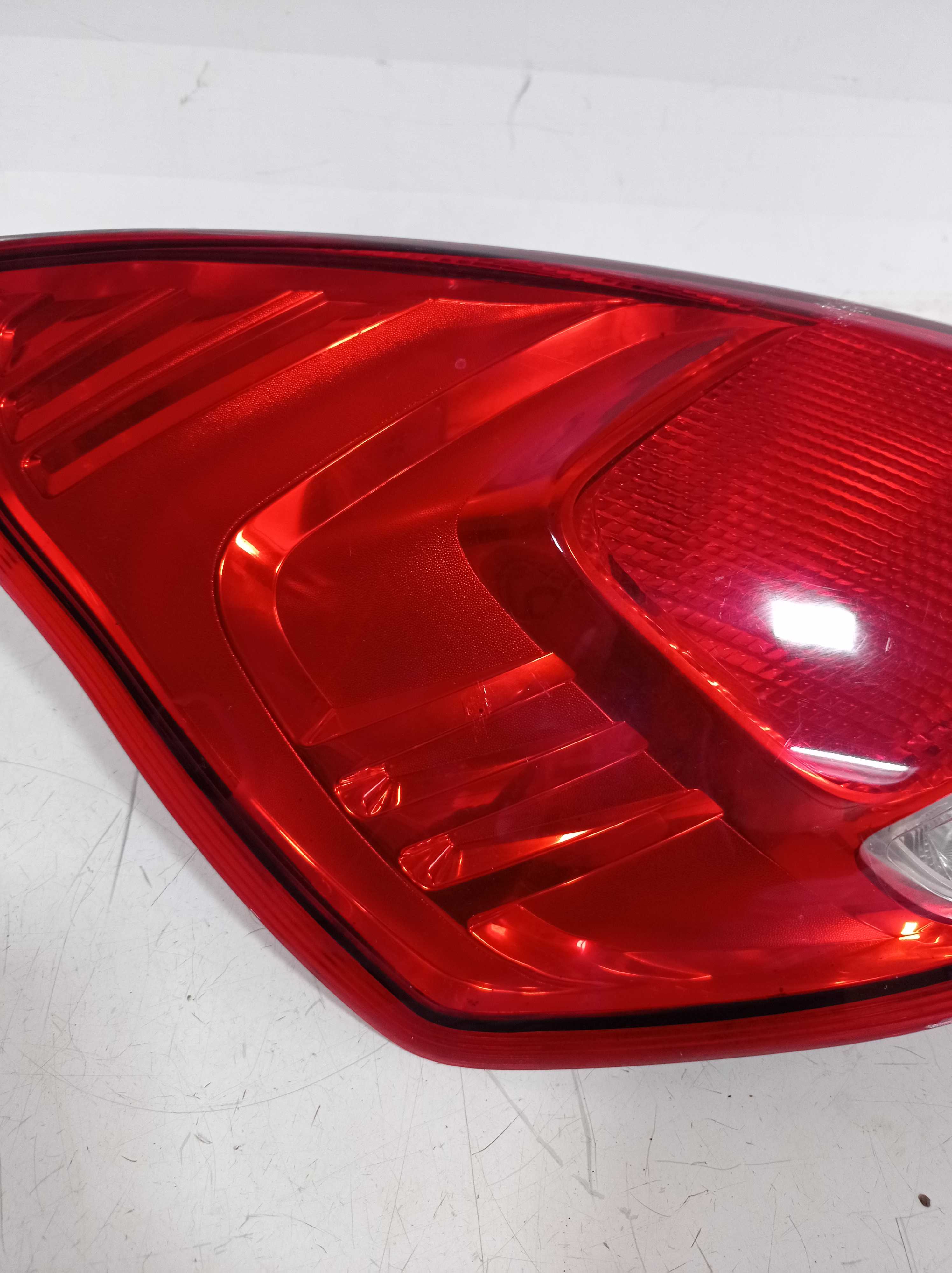 D3BB13405A LANTERNA T ESQUERDA FORD NEW FIESTA HATCH 13 RECU 4