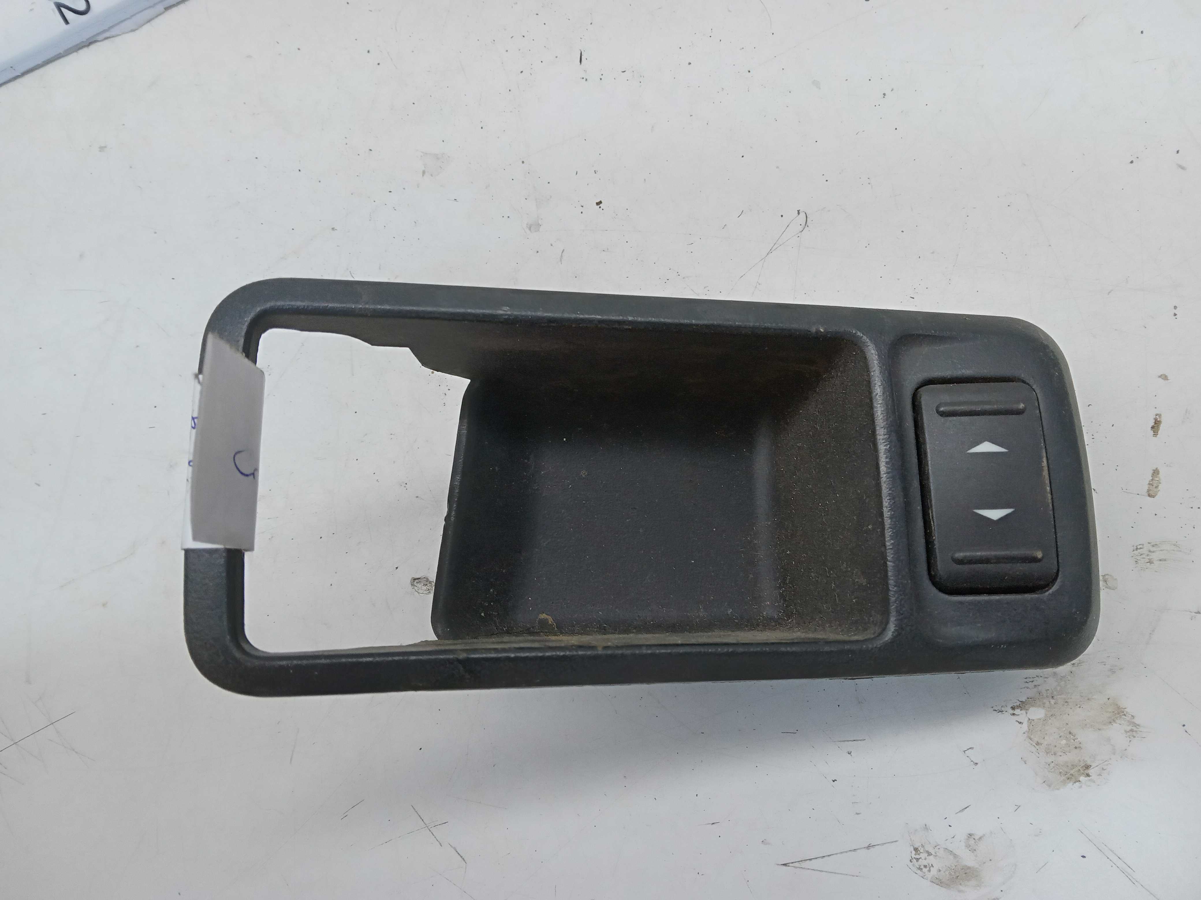 MOLDURA MAÇANETA TRASEIRA LD FORD FOCUS 2013
