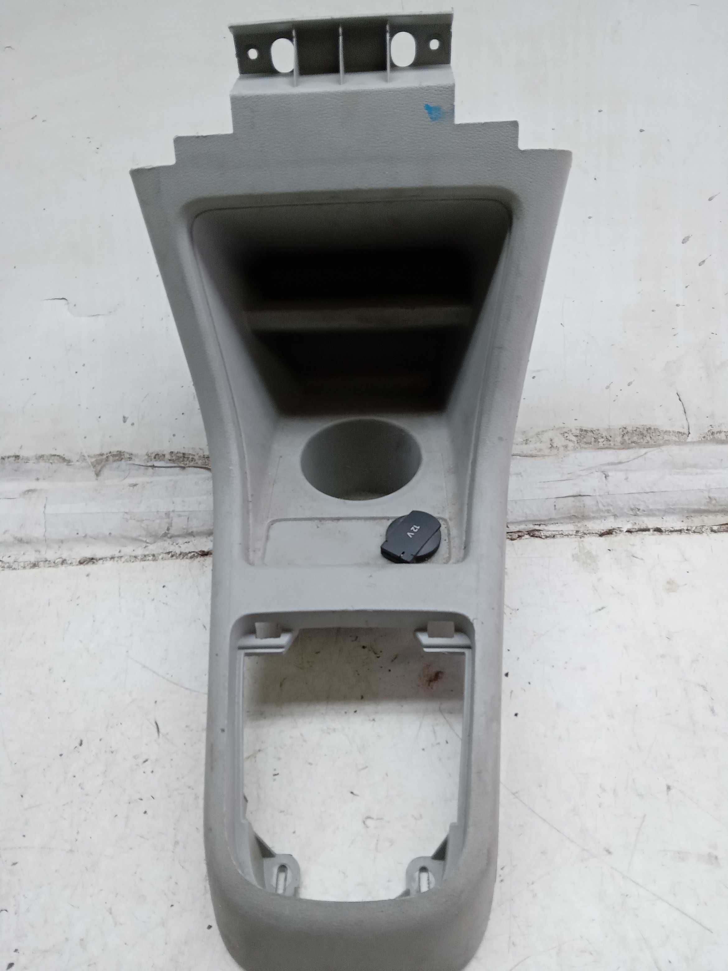 CONSOLE CENTRAL 12V VW UP MOVE  2017 1