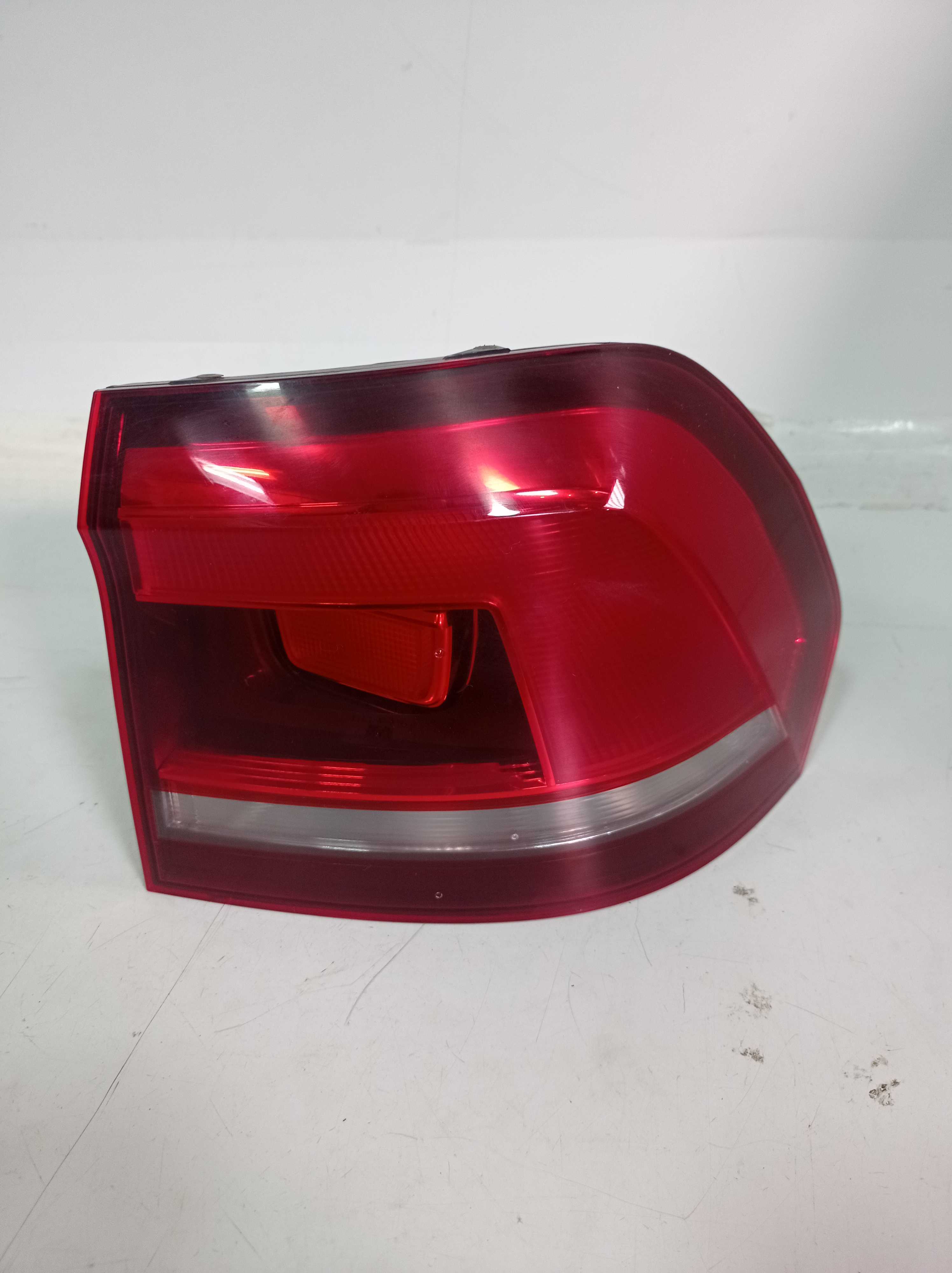 LANTERNA TRASEIRA DIREITA VOLKSWAGEN FOX 2016 1