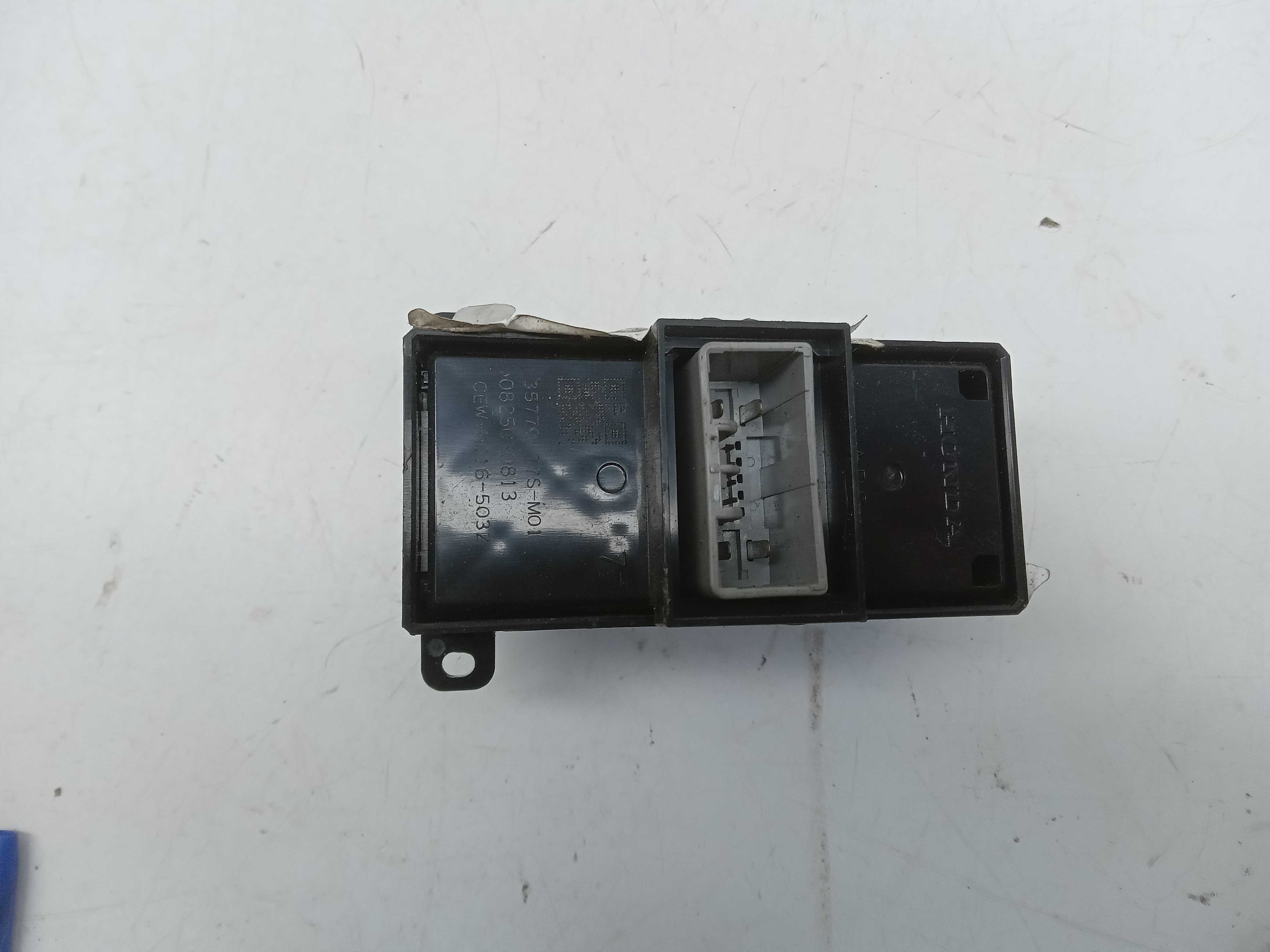 MOLDURA BOTAO VIDRO TRASEIRA LD HONDA HRV 2015 2