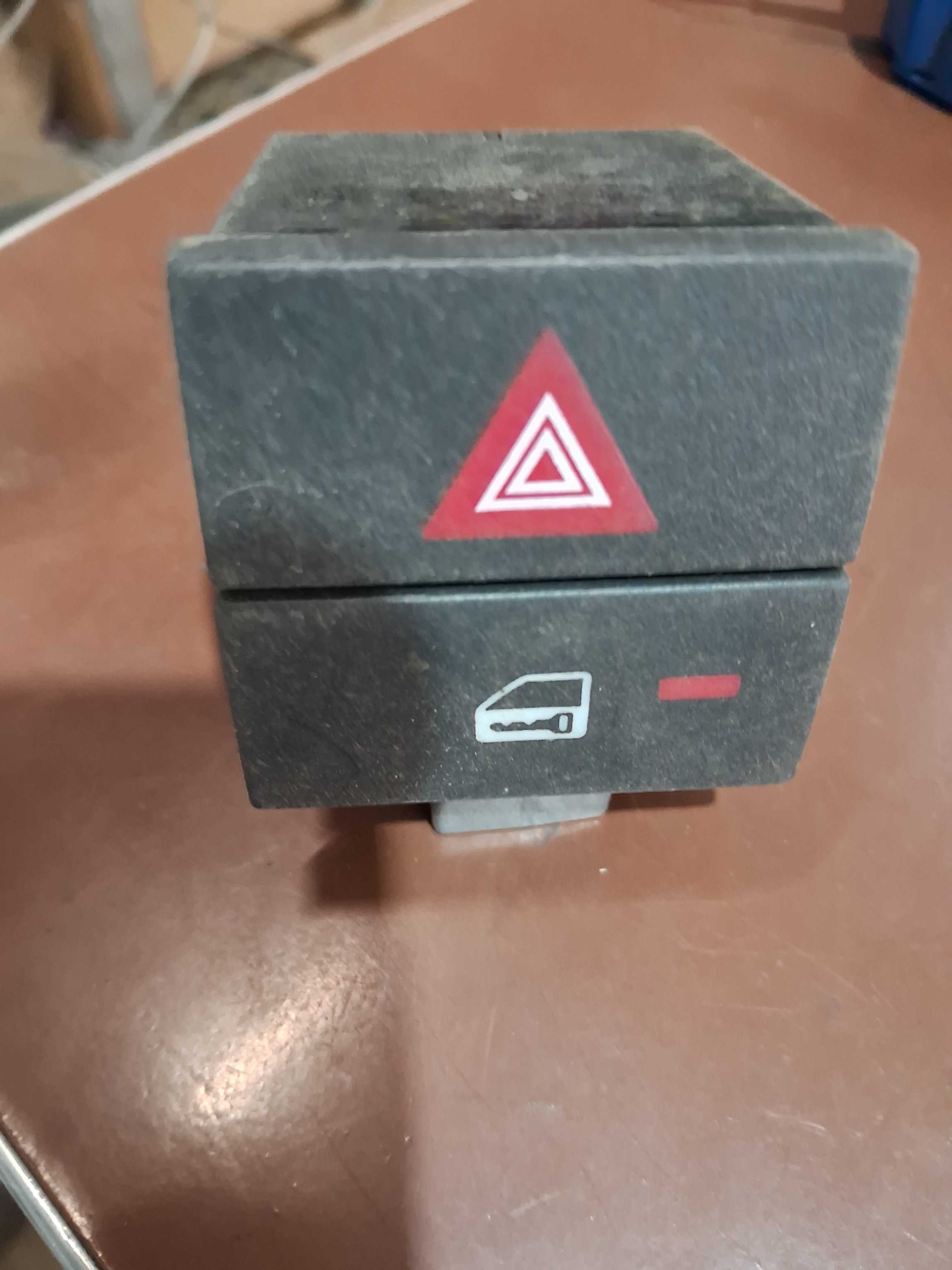 Botão pisca alerta / trava Chevrolet Vectra 2007