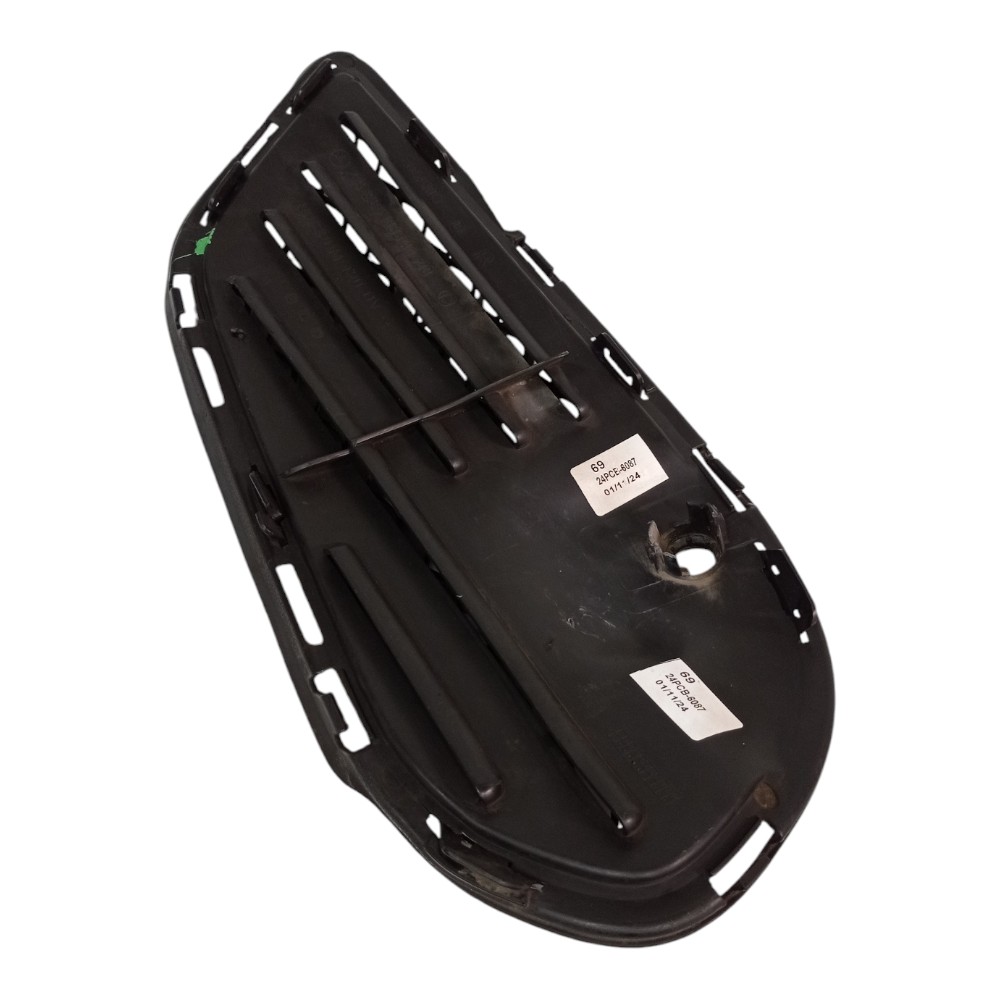 Grade Moldura Milha Direita Mercedes C250 C300 Clase C 15 18 Preto Direito 7