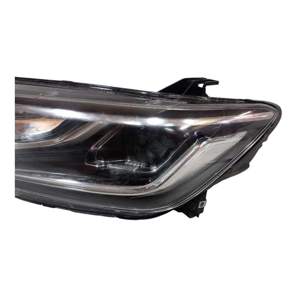 Farol Esquerdo Gm Tracker 2021 A 2024 Com Led Com Detalhe 4