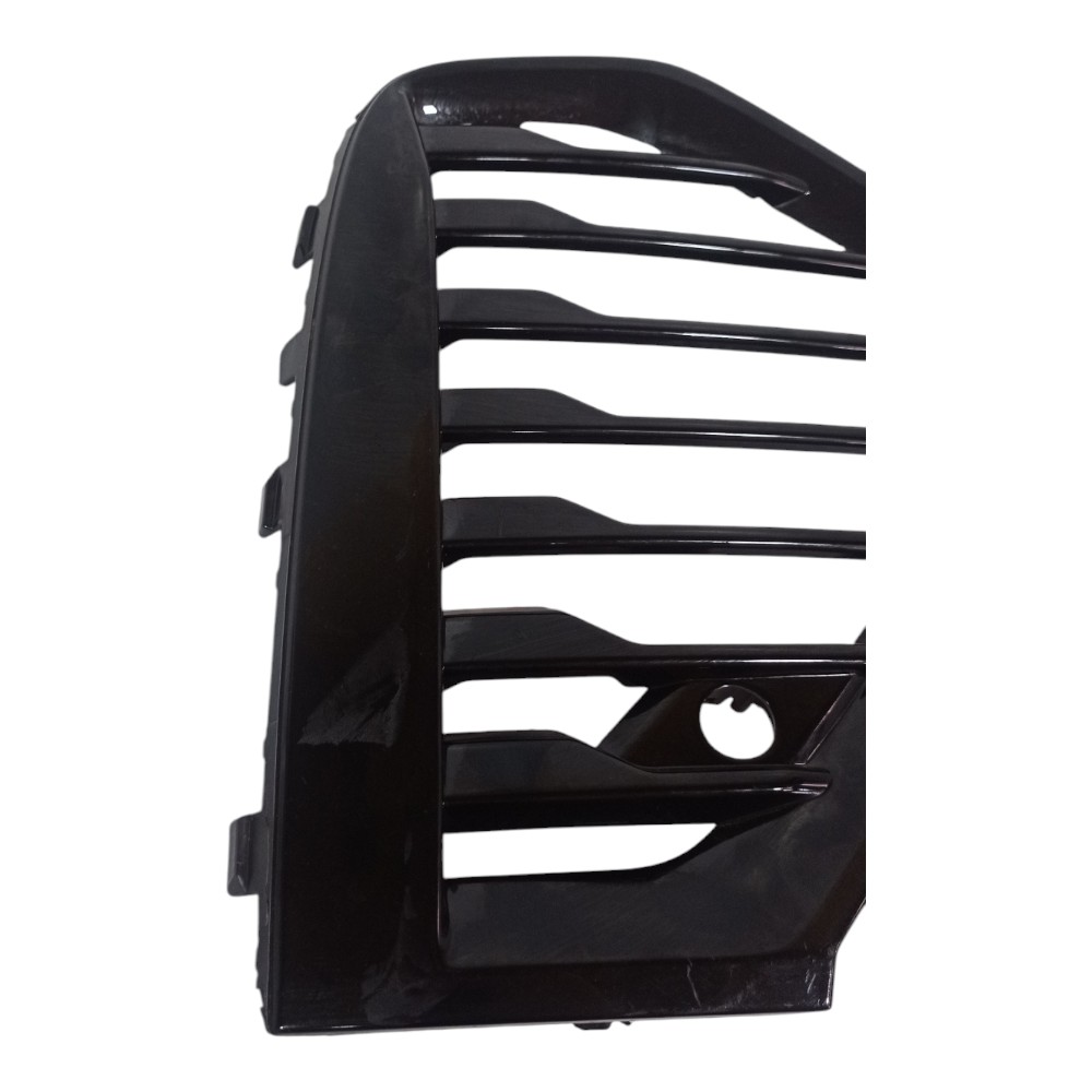 Moldura Grade Parachoque Dianteiro Direito Volvo Xc60 2023 2
