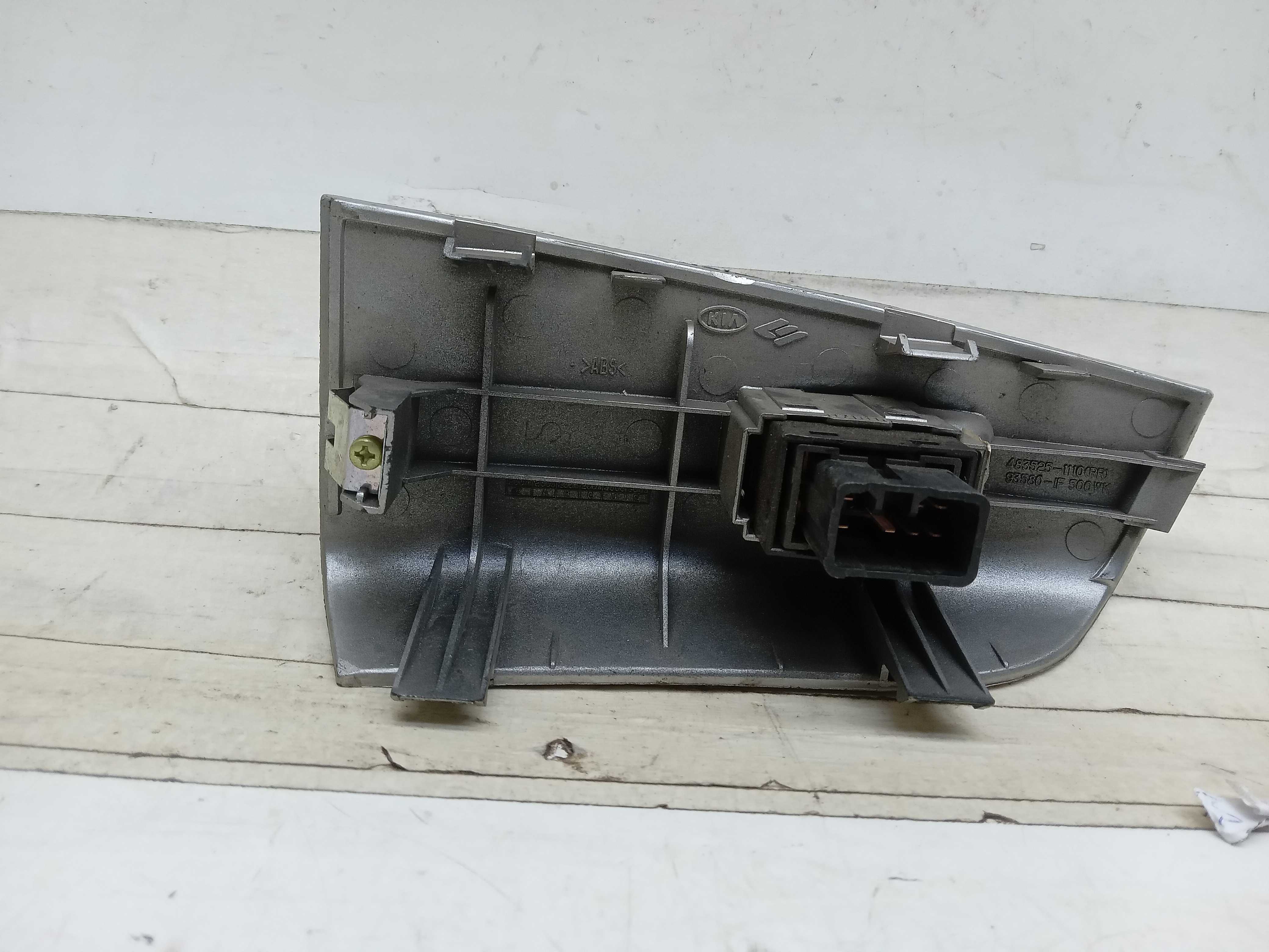 MOLDURA COMANDO BOTAO VIDRO TRASEIRO LD KIA SPORTAGE 2005 2