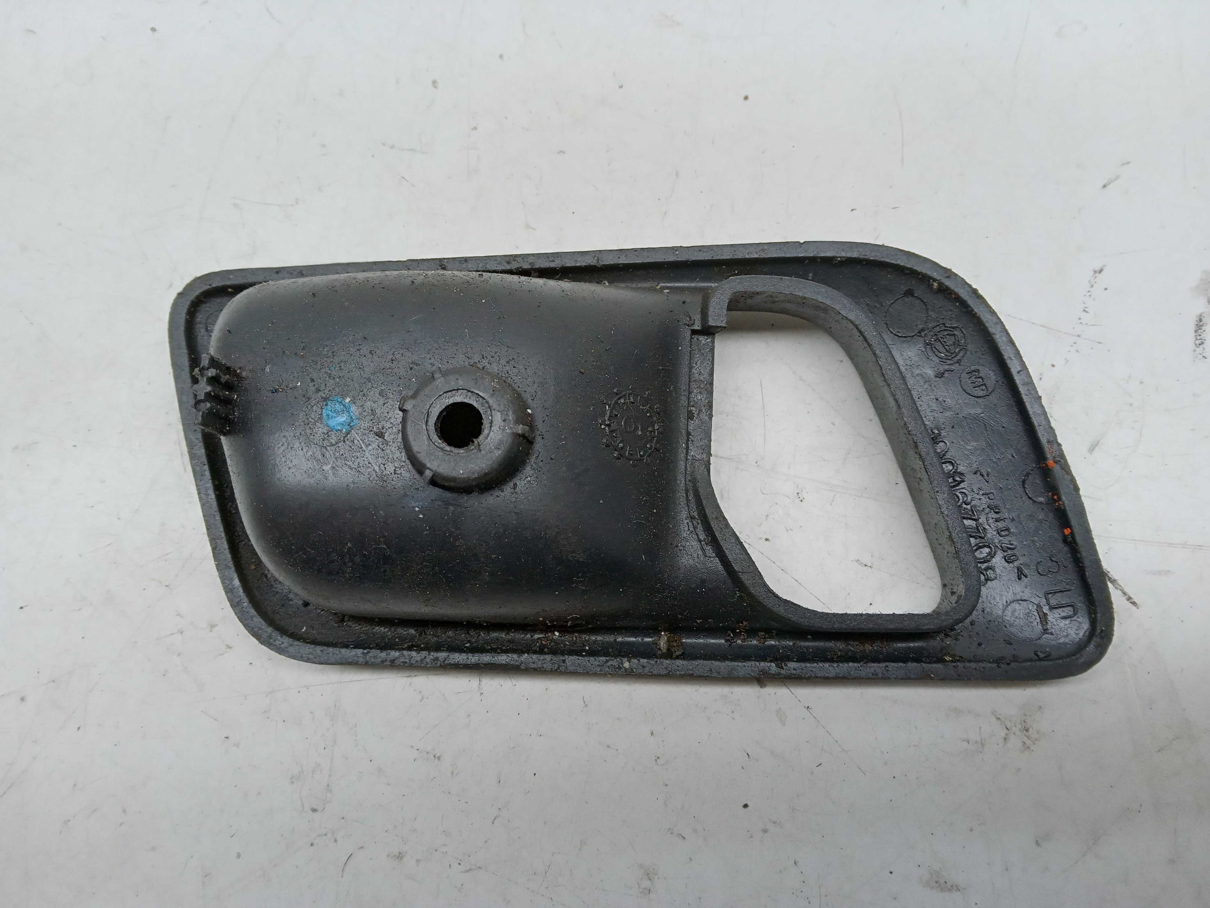 Moldura maçaneta interna direito fiat siena palio 2014 2