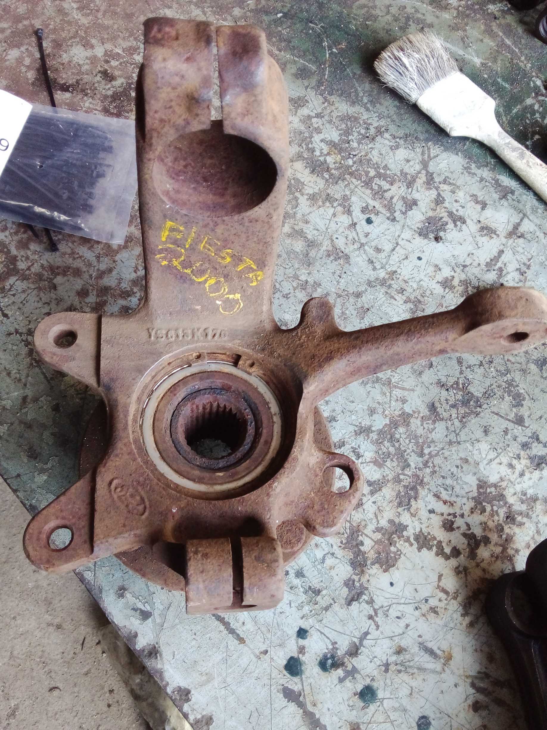 CUBO MONTANTE DIANTEIRO DIREITO FORD FIESTA 2000 1