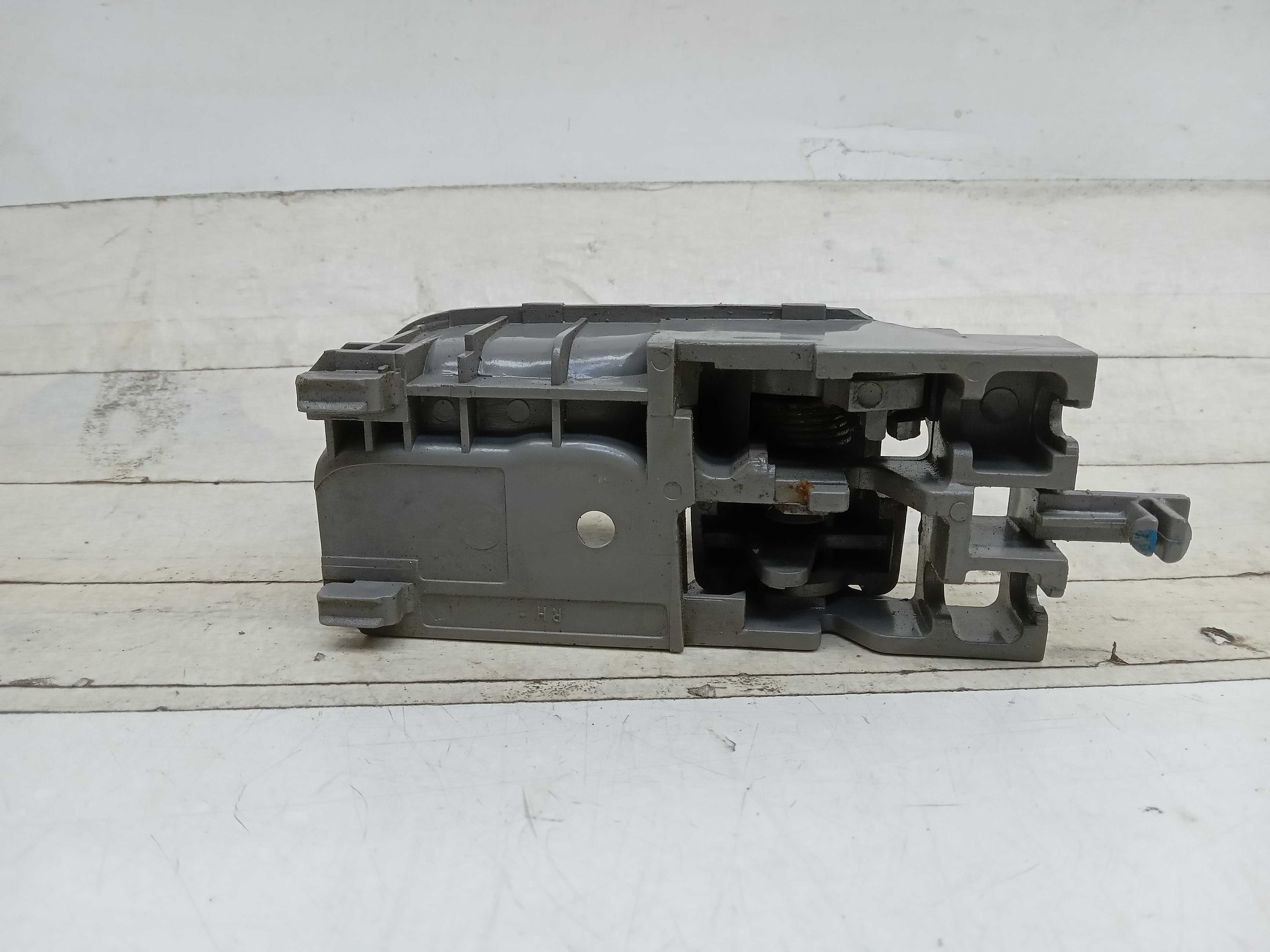 MAÇANETA INTERNA PORTA TRASEIRA LD TOYOTA COROLLA 2005 2