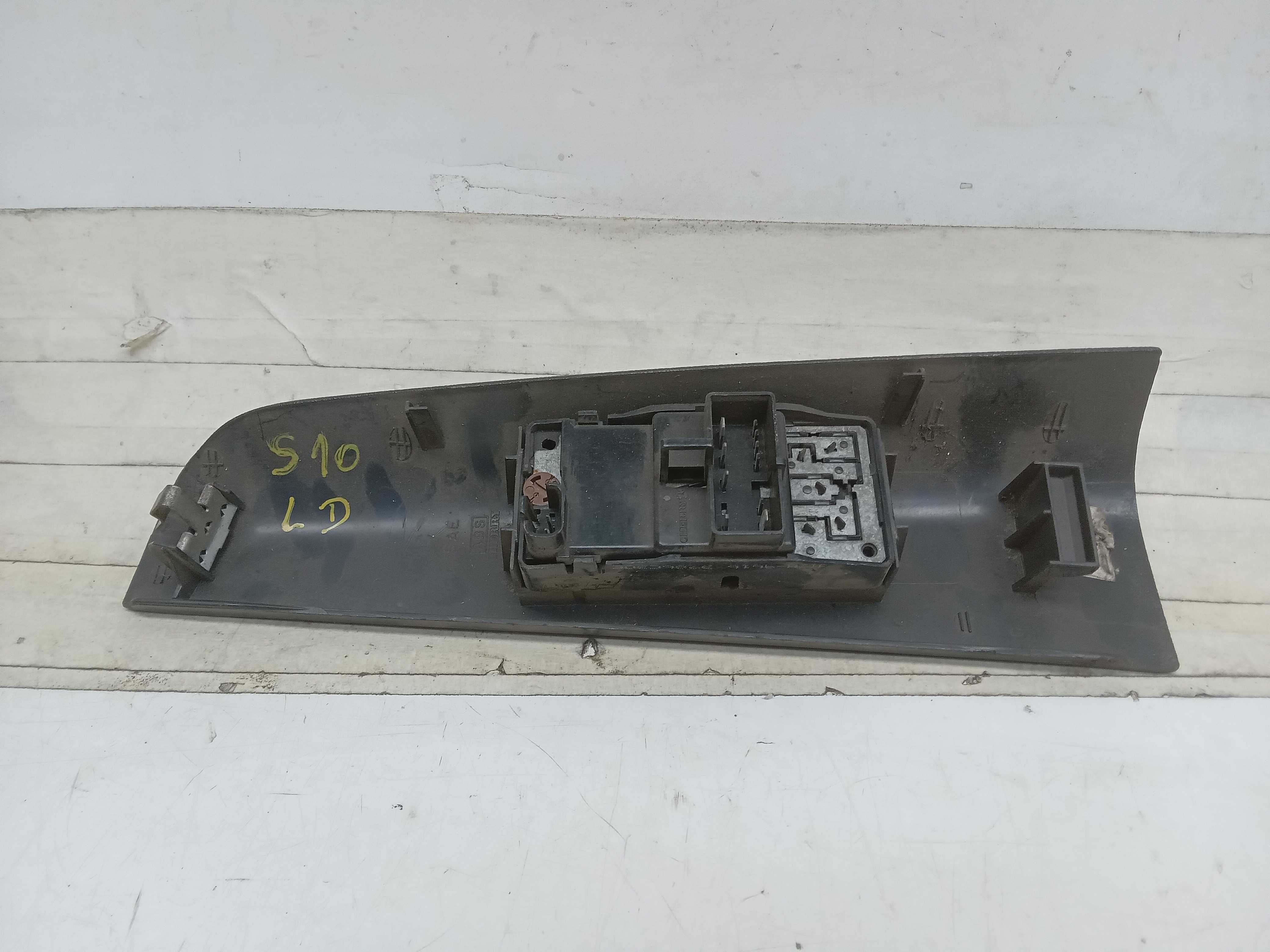 MOLDURA COMANDO BOTAO VIDRO DIANTEIRA LD S10 BLAZER 2000 2