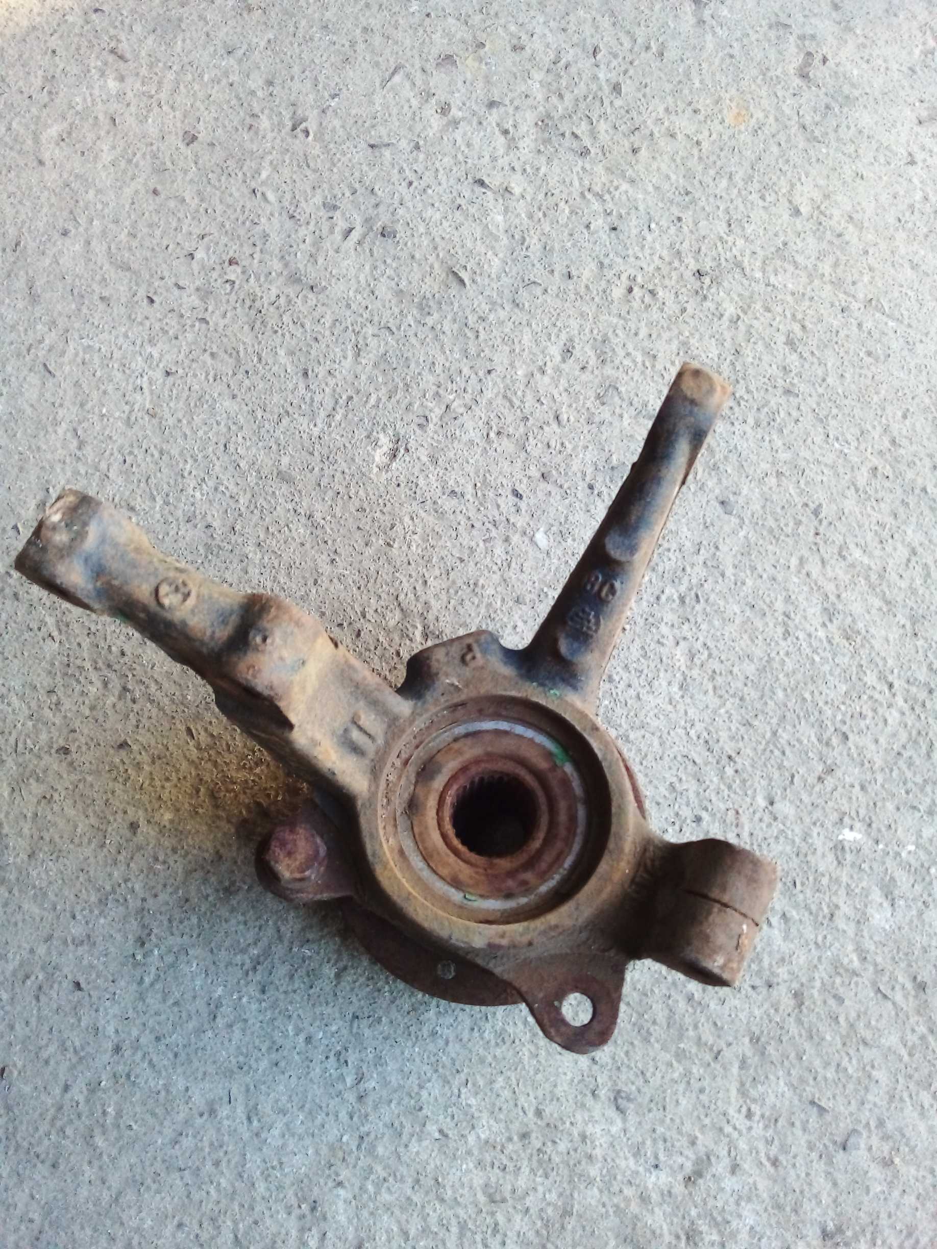 CUBO MONTANTE DIANTEIRO DIREITO FIAT PALIO